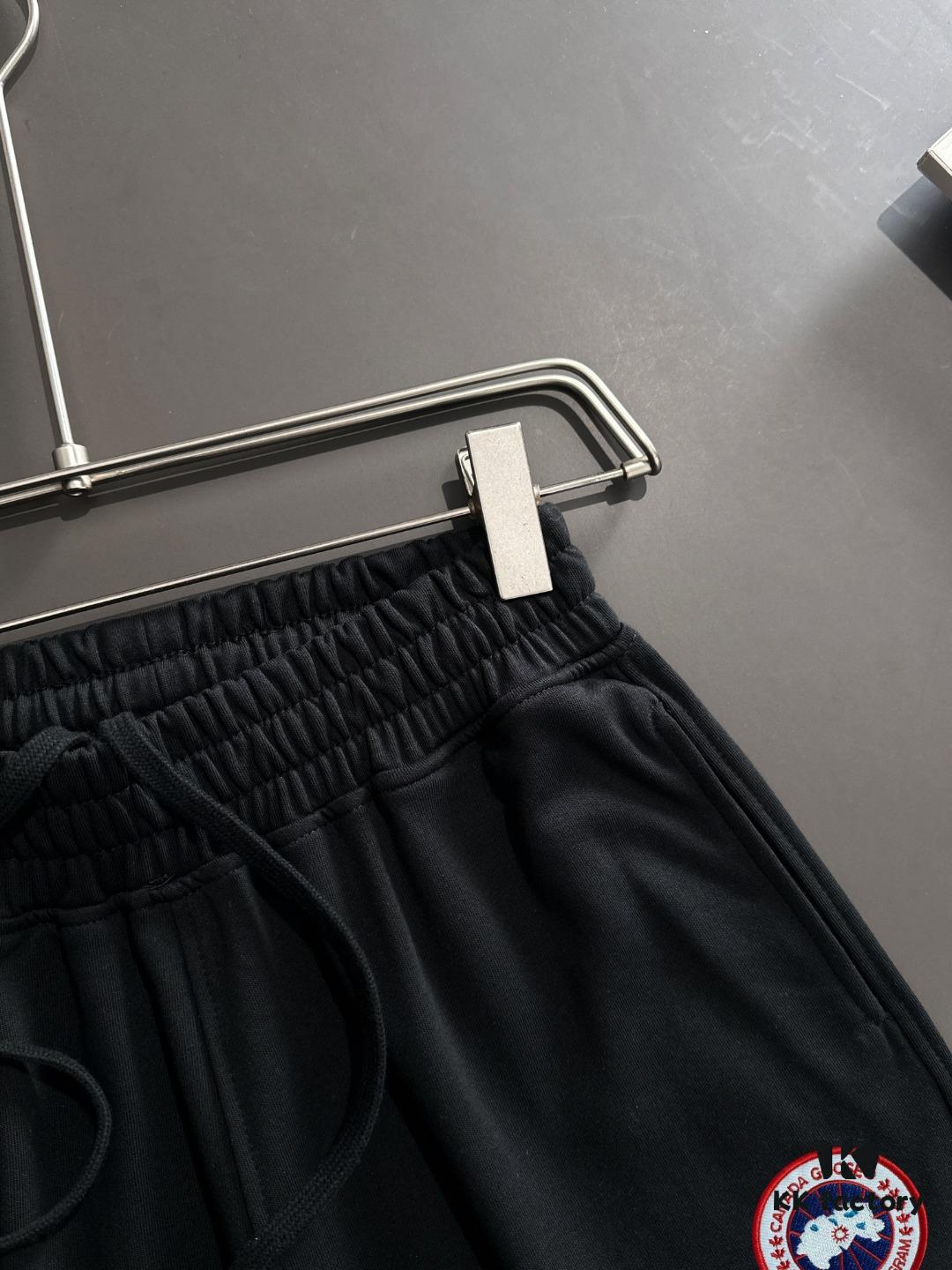 High-End CANADA GOOSE 2025 Spring/Summer New Elastic Waist Casual Solid Loose Shorts