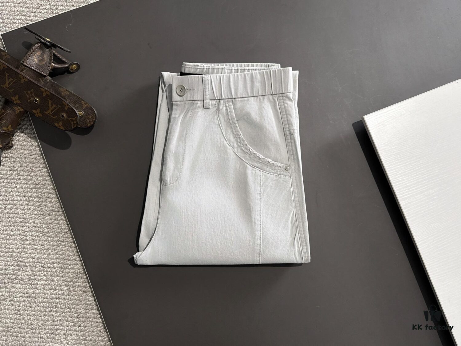 Canada Goose 2025 Spring/Summer New Elastic Waist Casual Pants, Lightweight Custom Fabric Designed for Breathability and Comfort, Exquisite Details, Premium Brand Design Concept, Soft and Smooth Touch