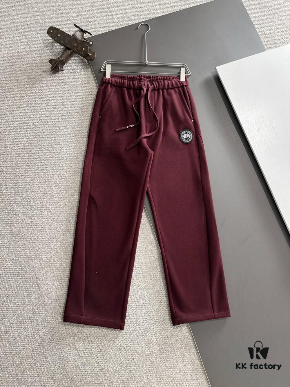 Canada Goose 2025 Early Spring New Elastic Waist Casual Pants, Fleece-Lined and Thickened for Warmth