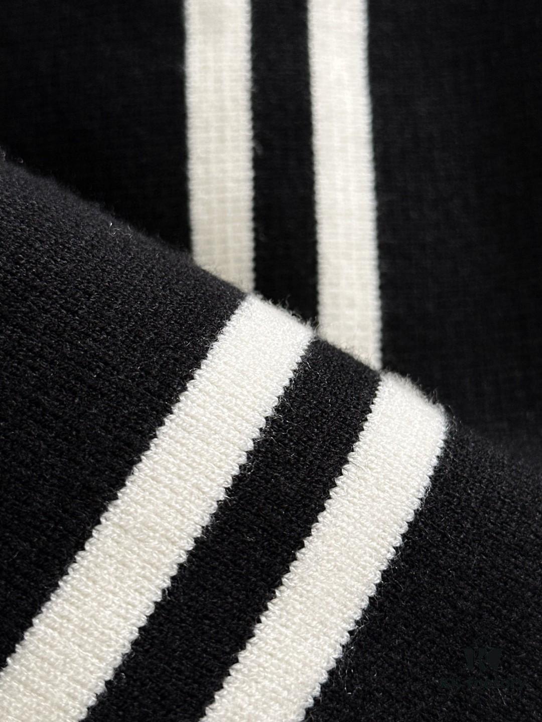 Canada Goose 2024 Autumn-Winter New Lapel Cardigan Sweater, Premium Wool Blend Knitwear with Embroidered Logo, Fashionable Tailored Fit