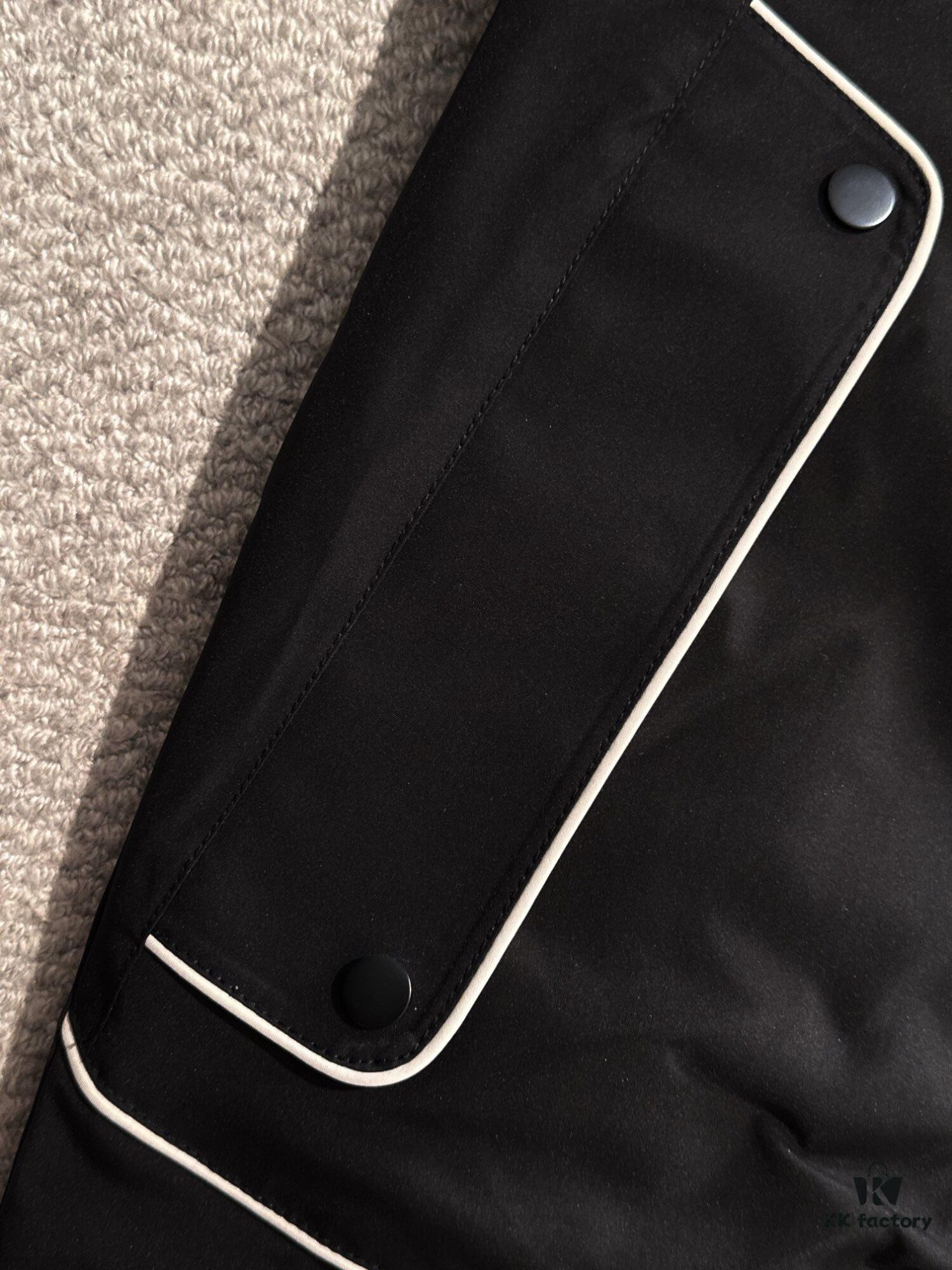 Luxury Custom 2024 Autumn/Winter Latest Bestselling Hooded Down Jacket – Premium 90% White Goose Down with Imported Hardware, Perfect Fit and Supreme Warmth