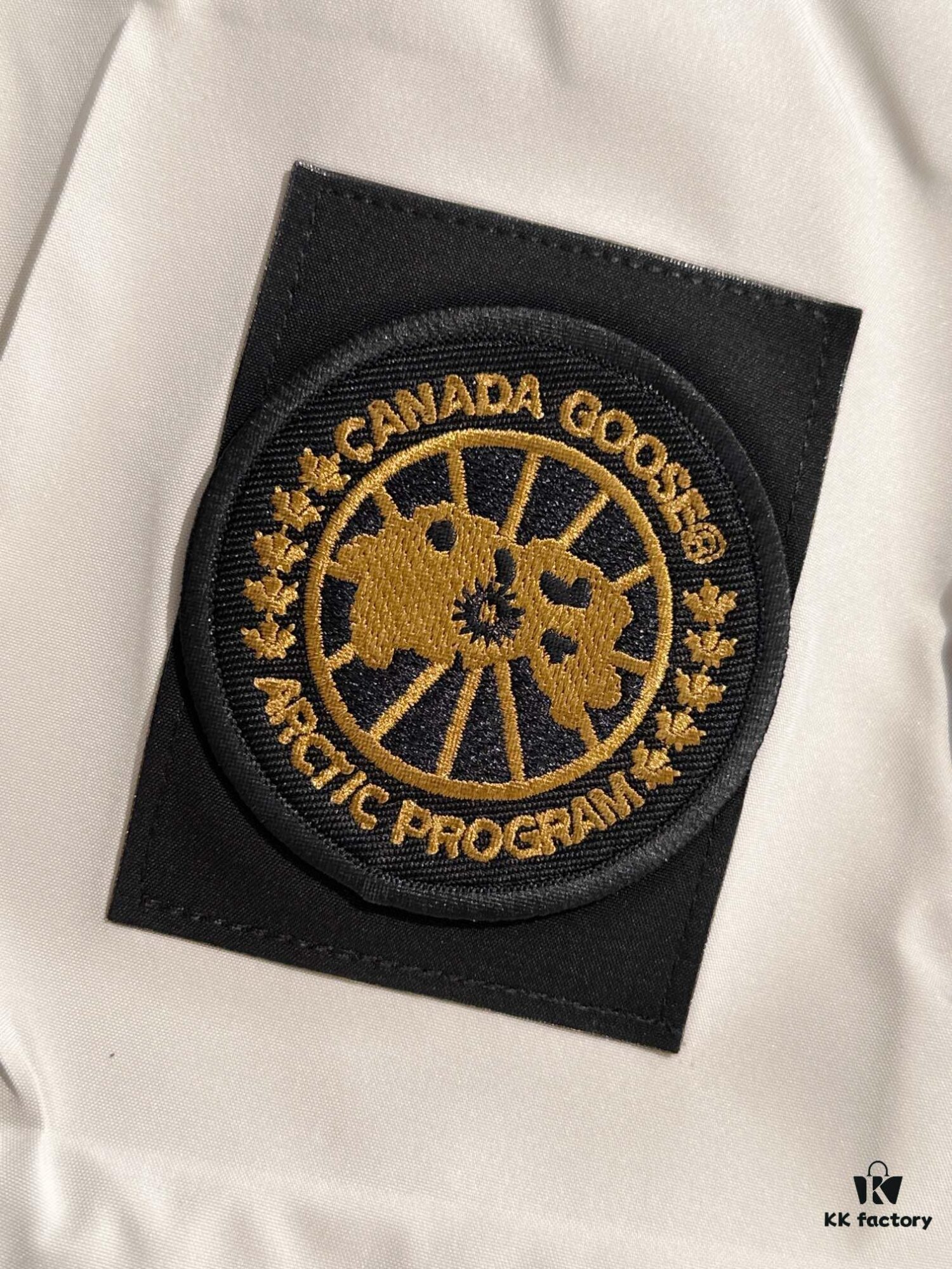 Luxury Custom 2024 Autumn/Winter Latest Hooded Down Jacket - Premium 90% White Goose Down with Imported Hardware