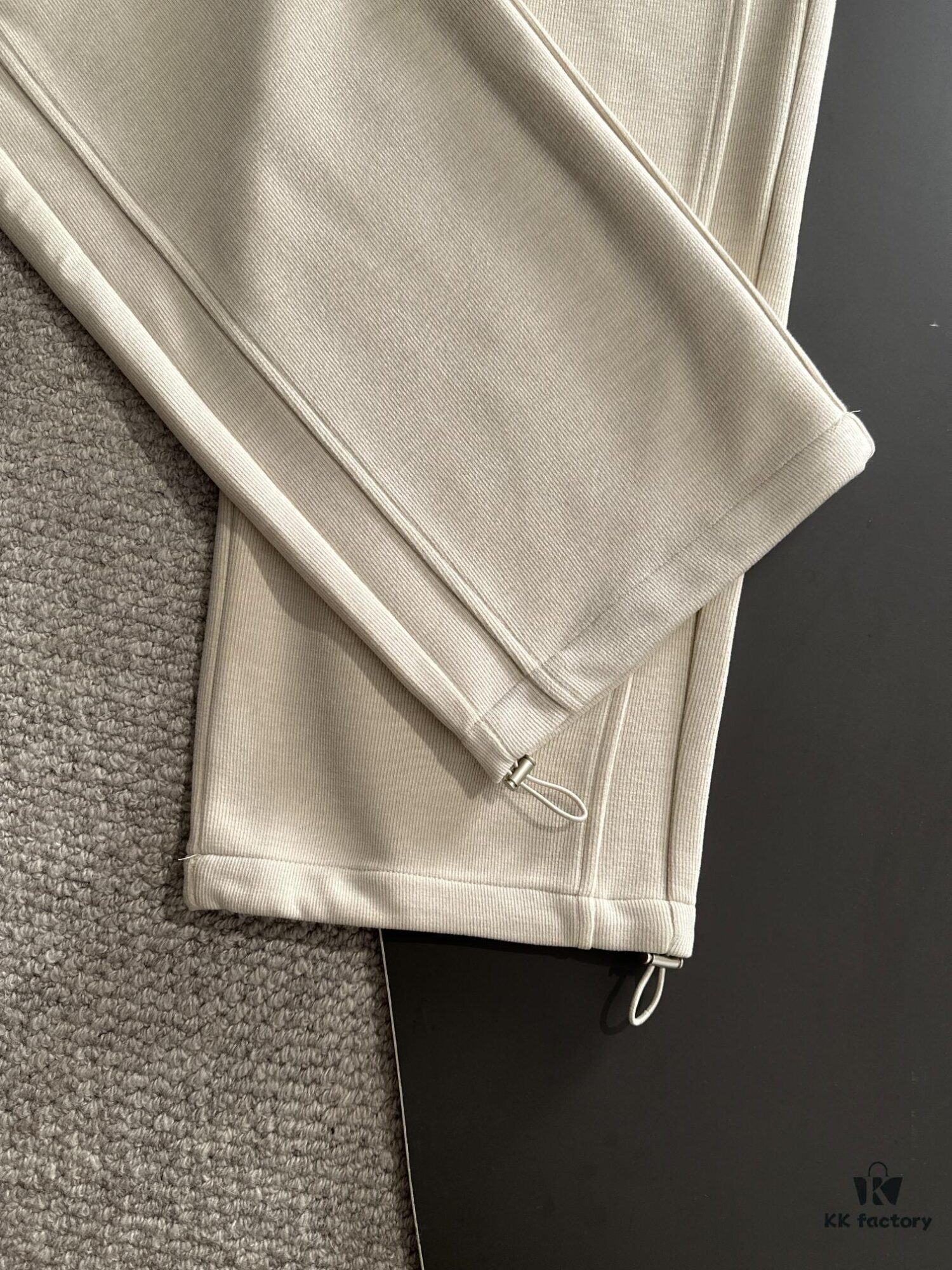 Next-Day Shipping Big Goose 2024 Autumn/Winter New Casual Elastic Waist Pants, Fleece-Lined and Thickened, Custom Counter Fabric, Highly Breathable and Comfortable, Impeccable Details, Premium Brand Design Concept, Superb Soft Touch, Excellent Fit and Relaxed Silhouette