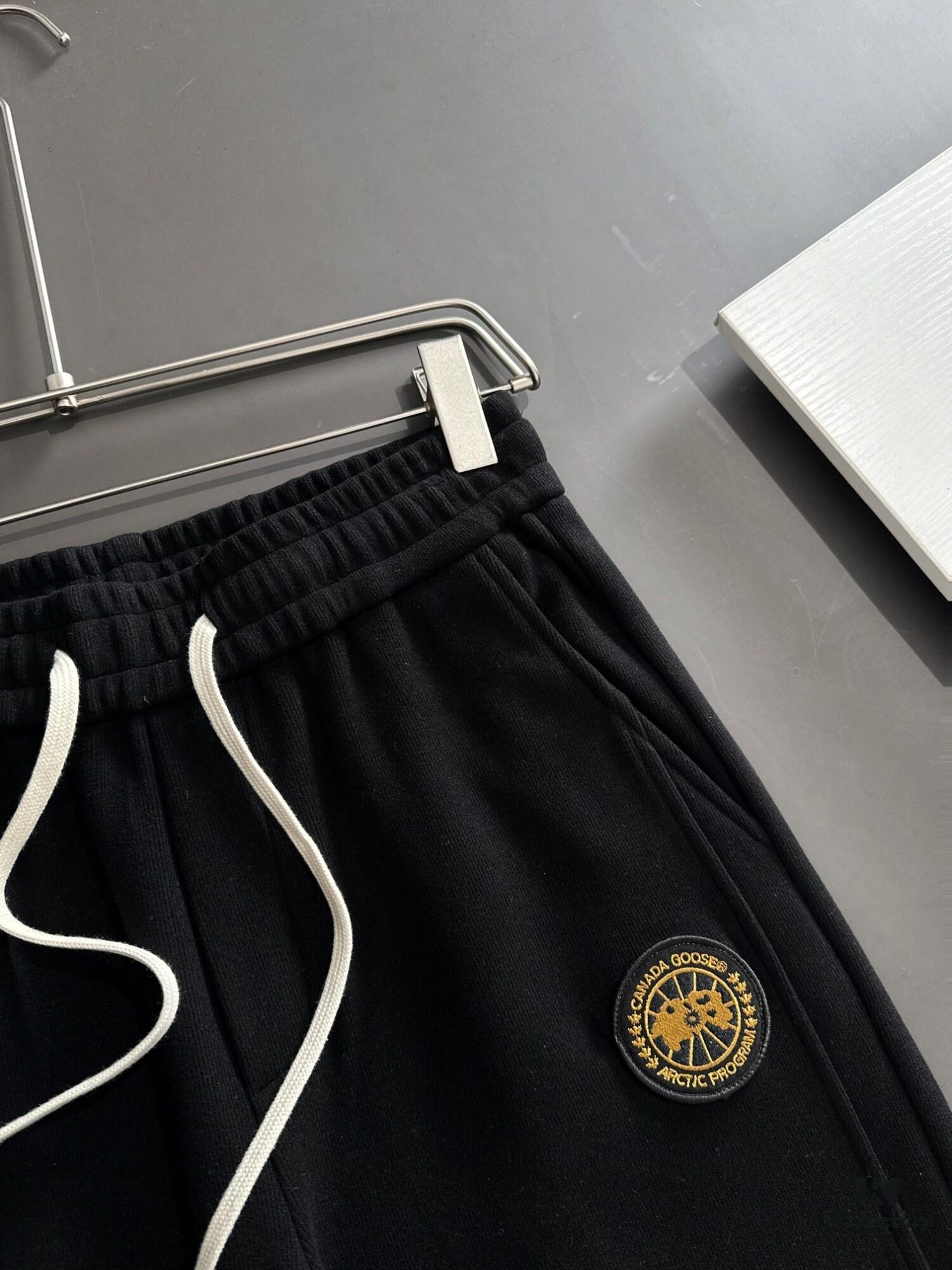 Day-Delivery Big Goose 2024 Autumn/Winter New Elastic Waist Casual Pants, Fleece-Lined and Thickened, Custom Counter Fabric, Highly Breathable and Comfortable, Exquisite Details, Brand-Inspired Design Concept Reflecting High Quality, Soft and Smooth Touch, Showcasing a Leisure Cut with Excellent Fit