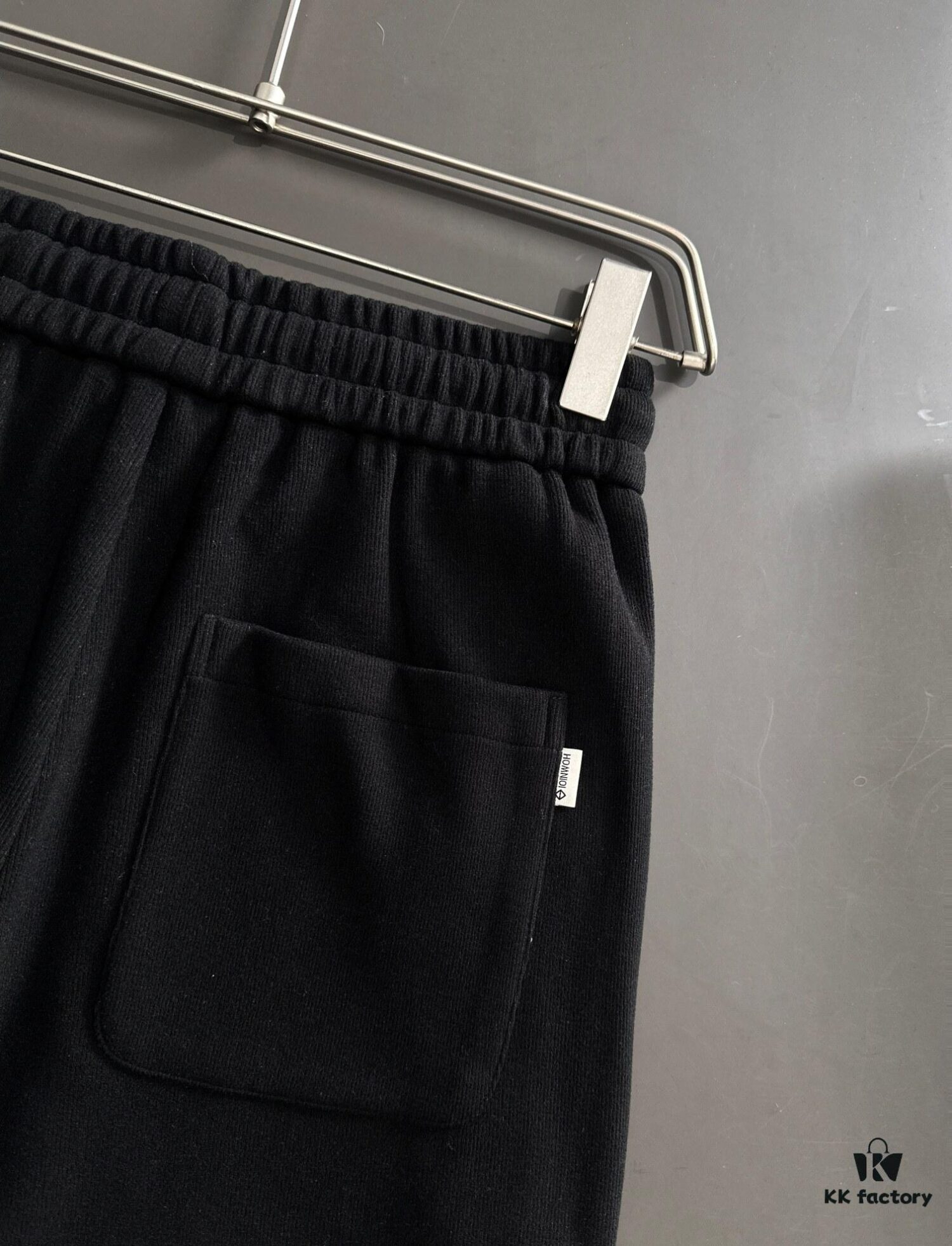 Day-Delivery Big Goose 2024 Autumn/Winter New Elastic Waist Casual Pants, Fleece-Lined and Thickened, Custom Counter Fabric, Highly Breathable and Comfortable, Exquisite Details, Brand-Inspired Design Concept Reflecting High Quality, Soft and Smooth Touch, Showcasing a Leisure Cut with Excellent Fit