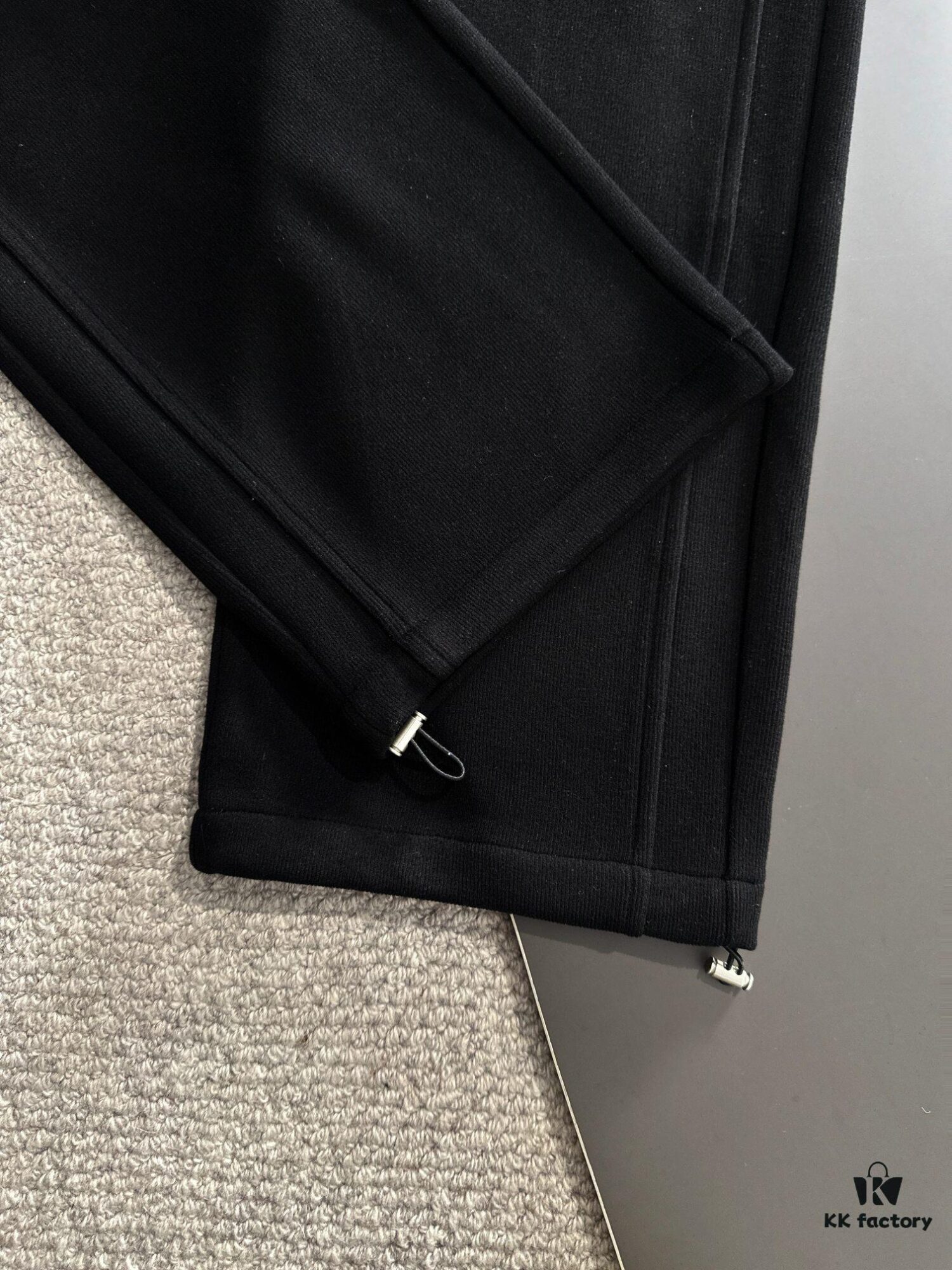 Day-Delivery Big Goose 2024 Autumn/Winter New Elastic Waist Casual Pants, Fleece-Lined and Thickened, Custom Counter Fabric, Highly Breathable and Comfortable, Exquisite Details, Brand-Inspired Design Concept Reflecting High Quality, Soft and Smooth Touch, Showcasing a Leisure Cut with Excellent Fit