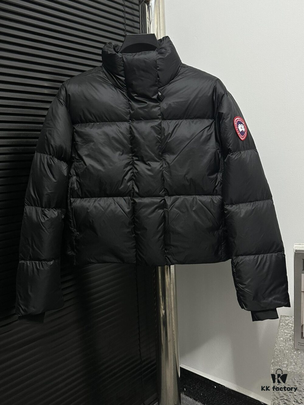 CANADA GOOSE Puffin Cypress Women's Short Down Jacket 2256W - Top Version