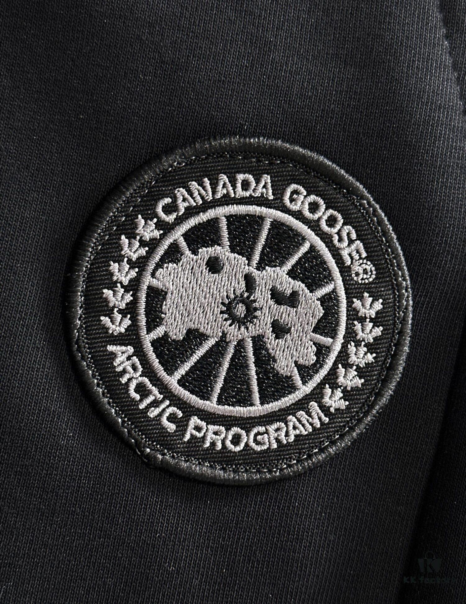 Canada Goose 2024 Autumn/Winter New Casual Elastic Waist Pants, Fleece-Lined and Thickened, Premium Custom Fabric, Breathable and Comfortable, Exquisite Details, Brand-Inspired Design, High-Quality Craftsmanship, Soft and Smooth Touch