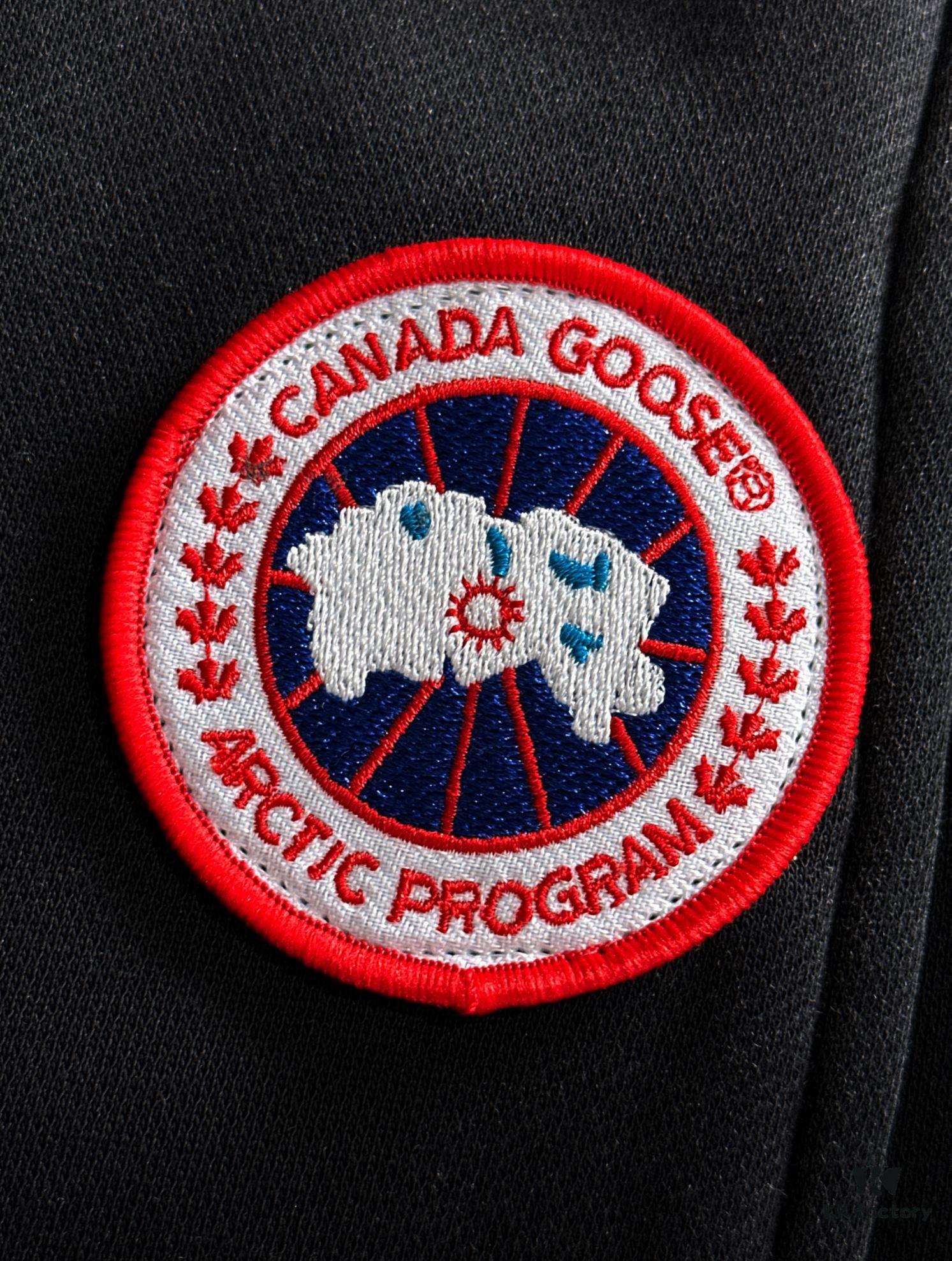 Canada Goose 2024 Autumn/Winter New Casual Elastic Waist Pants, Fleece-Lined and Thickened, High Breathability, Premium Custom Fabric, Soft and Comfortable, Refined Tailoring for a Stylish Look