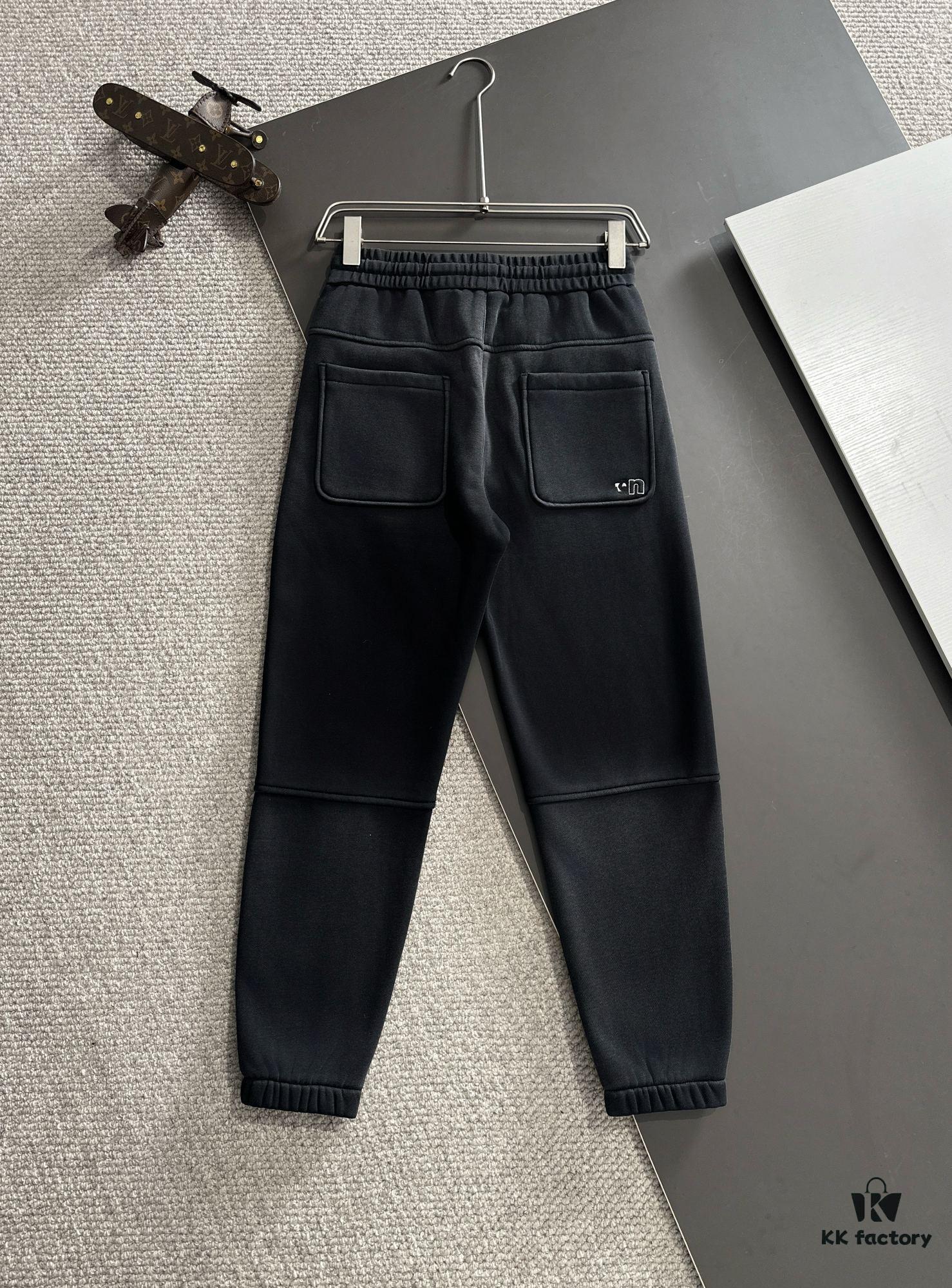 Canada Goose 2024 Autumn/Winter New Casual Elastic Waist Pants, Fleece-Lined and Thickened, High Breathability, Premium Custom Fabric, Soft and Comfortable, Refined Tailoring for a Stylish Look