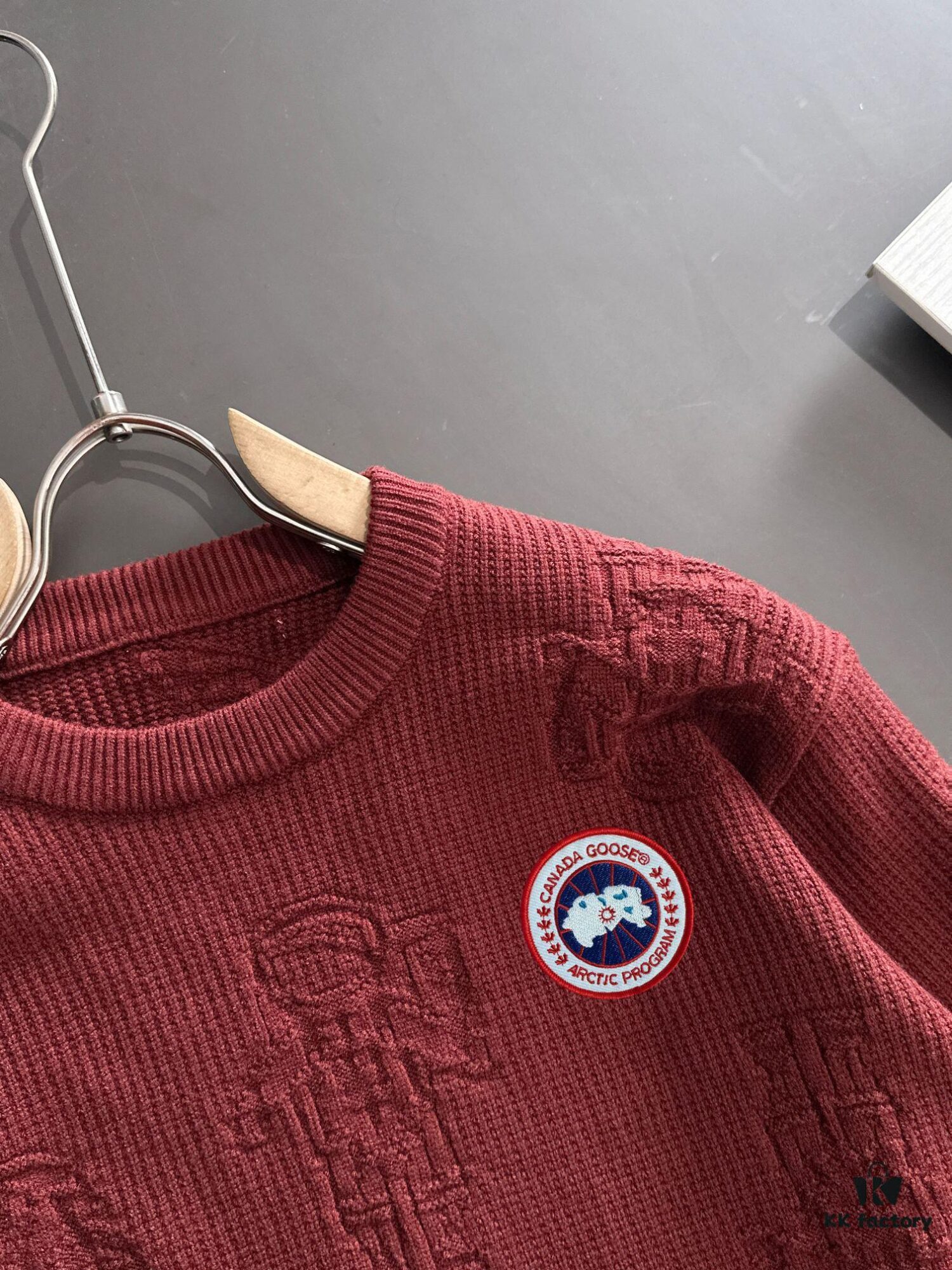 Canada Goose 2024 Official Autumn-Winter New Round Neck Sweater, Bestselling Cashmere Blend Knitwear with Embroidered Logo, Direct Skin Contact Comfort, Premium Tailoring