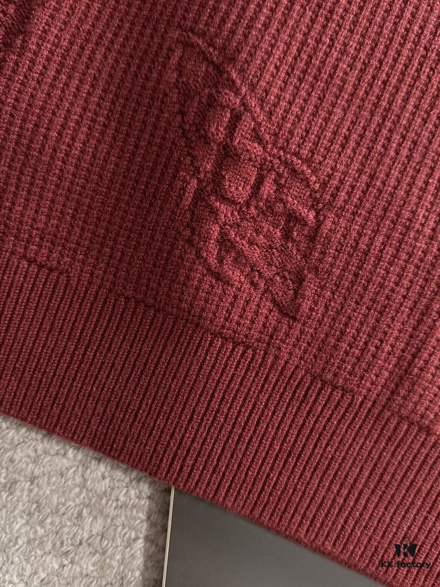 Canada Goose 2024 Official Autumn-Winter New Round Neck Sweater, Bestselling Cashmere Blend Knitwear with Embroidered Logo, Direct Skin Contact Comfort, Premium Tailoring