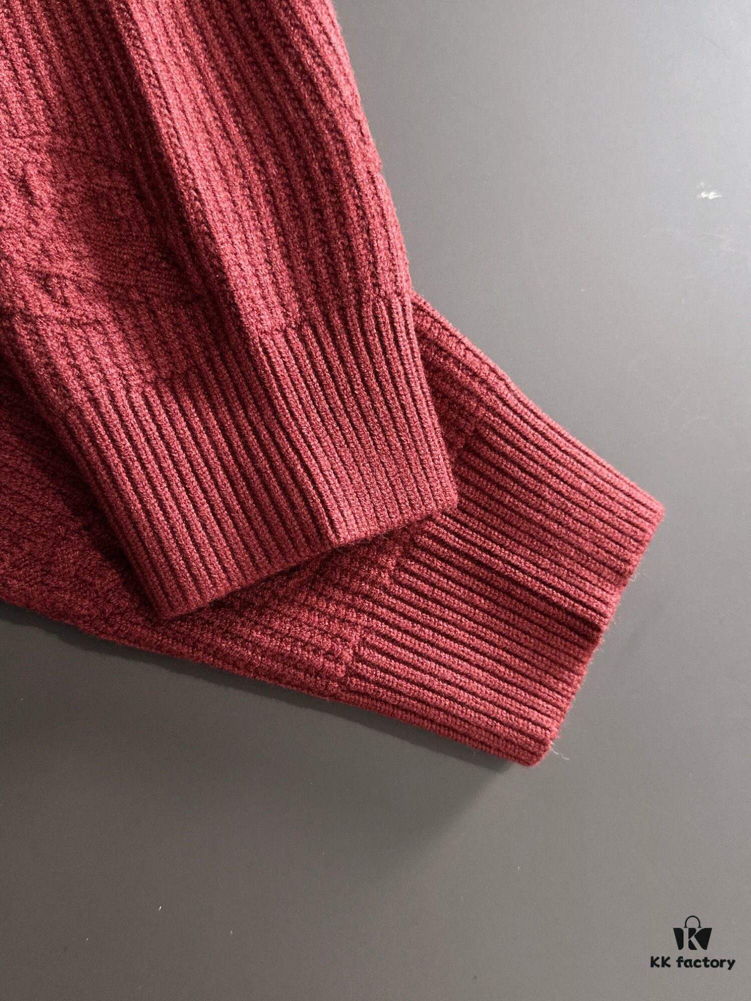 Canada Goose 2024 Official Autumn-Winter New Round Neck Sweater, Bestselling Cashmere Blend Knitwear with Embroidered Logo, Direct Skin Contact Comfort, Premium Tailoring