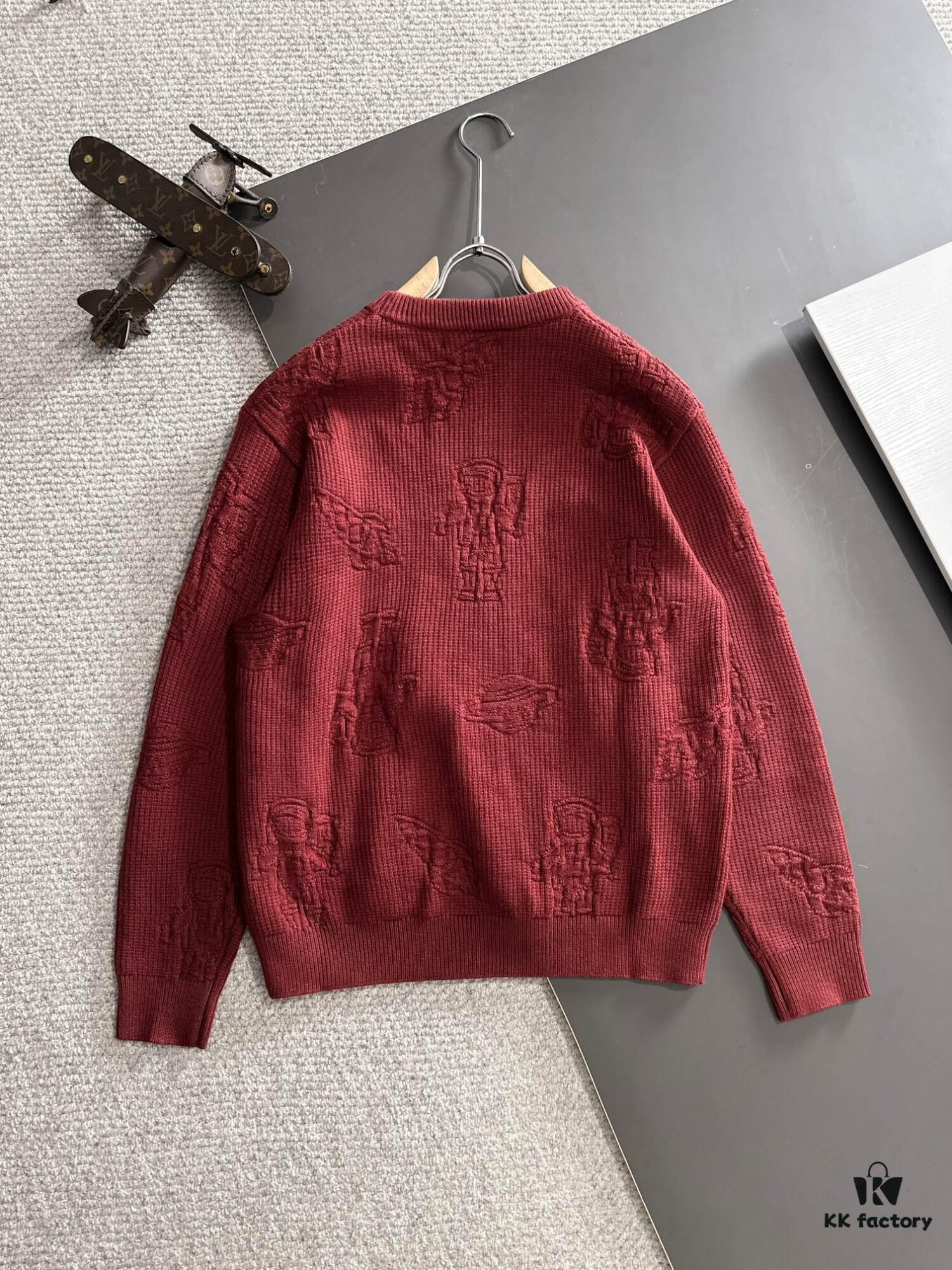 Canada Goose 2024 Official Autumn-Winter New Round Neck Sweater, Bestselling Cashmere Blend Knitwear with Embroidered Logo, Direct Skin Contact Comfort, Premium Tailoring