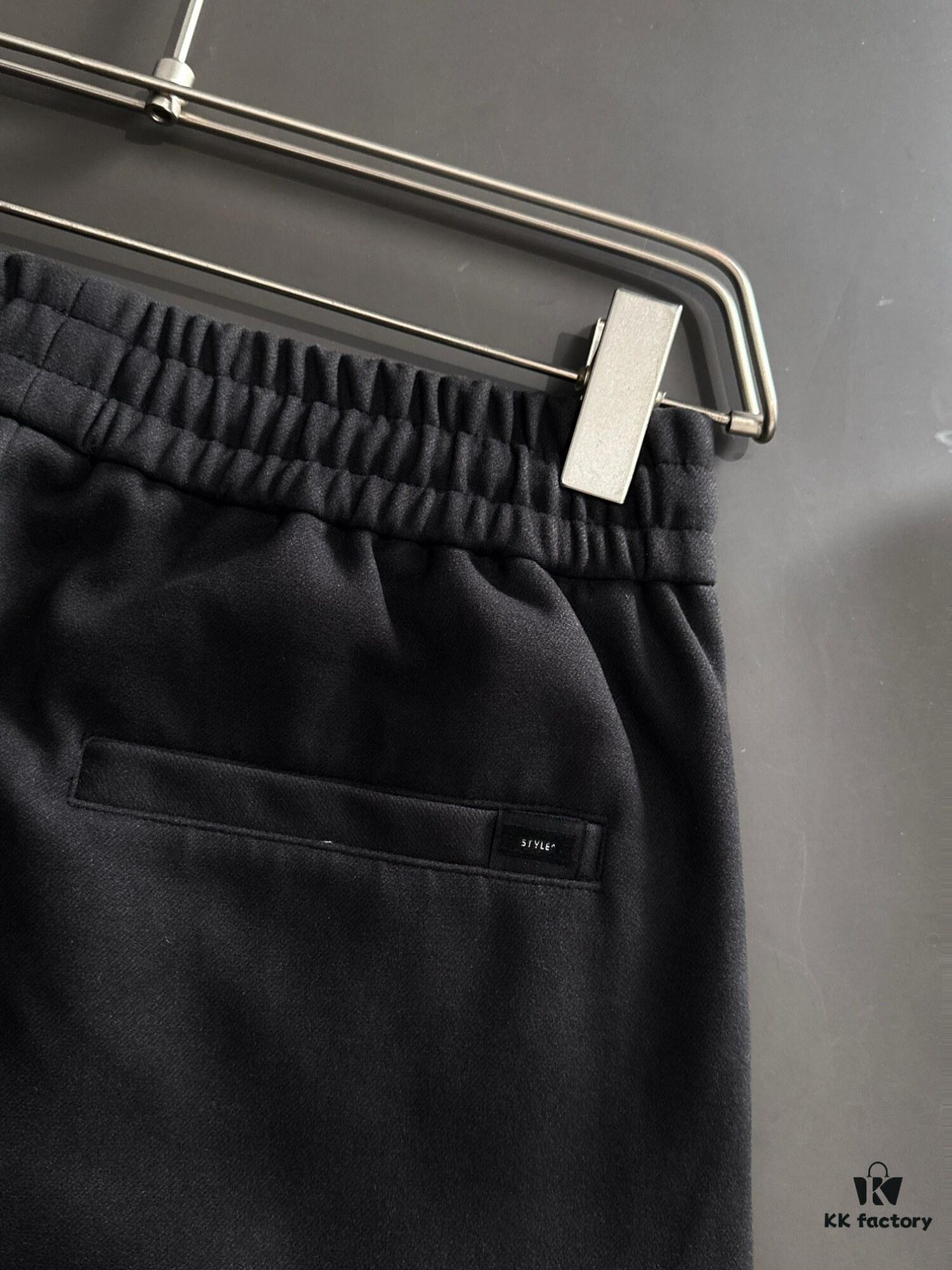 Next-Day Shipping Canada Goose 2024 Autumn/Winter New Casual Elastic Waist Pants, Fleece-Lined and Thickened, Premium Custom Fabric, Breathable and Comfortable, Exquisite Details, Brand-Inspired Design Concept Reflecting High Quality, Soft and Smooth Touch