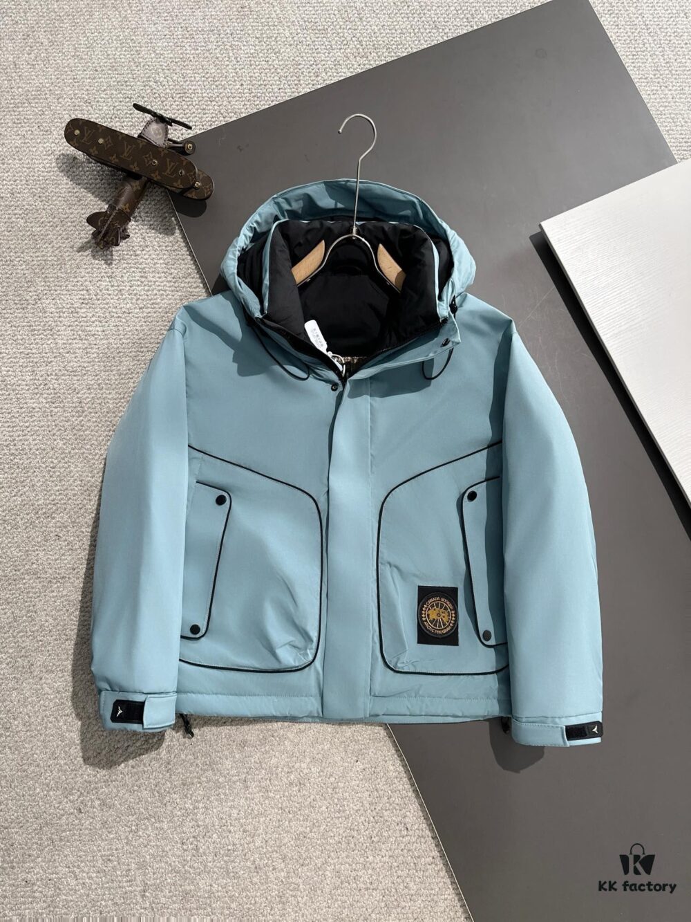 Luxury Custom 2024 Autumn/Winter Latest Hooded Down Jacket – Premium 90% White Goose Down, Imported Hardware, High-End Craftsmanship