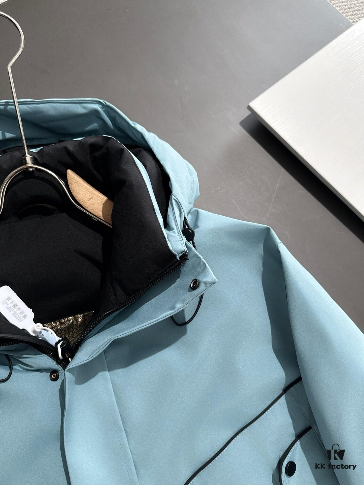 Luxury Custom 2024 Autumn/Winter Latest Hooded Down Jacket – Premium 90% White Goose Down, Imported Hardware, High-End Craftsmanship