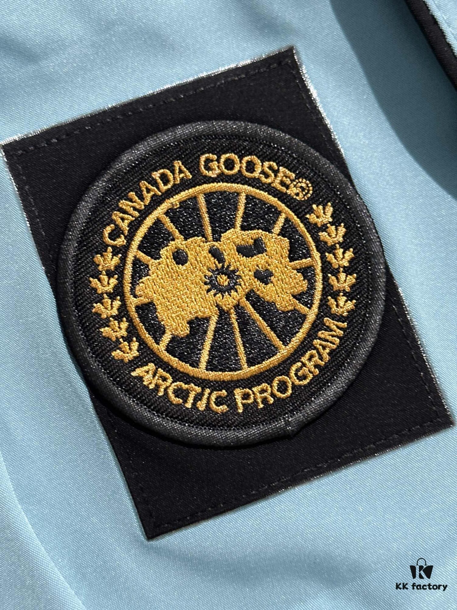 Luxury Custom 2024 Autumn/Winter Latest Hooded Down Jacket – Premium 90% White Goose Down, Imported Hardware, High-End Craftsmanship