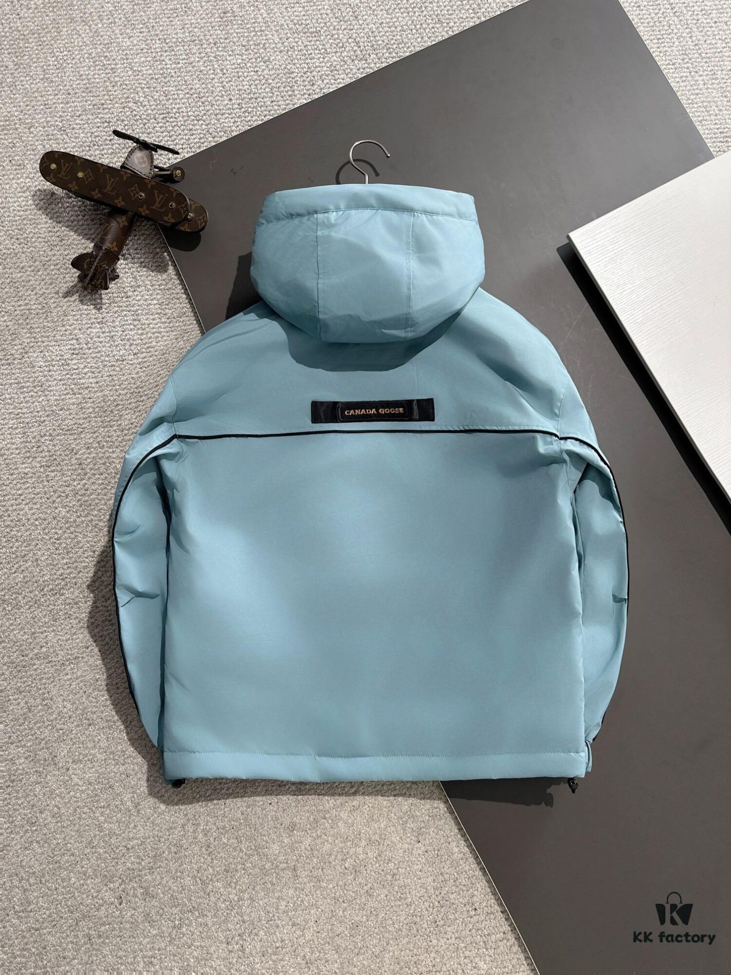 Luxury Custom 2024 Autumn/Winter Latest Hooded Down Jacket – Premium 90% White Goose Down, Imported Hardware, High-End Craftsmanship