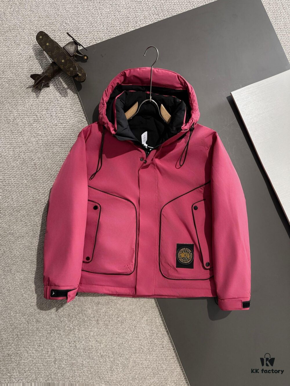 Luxury Custom 2024 Autumn/Winter Latest Hooded Down Jacket - Premium 90% White Goose Down, Imported Hardware, High-Quality Craftsmanship