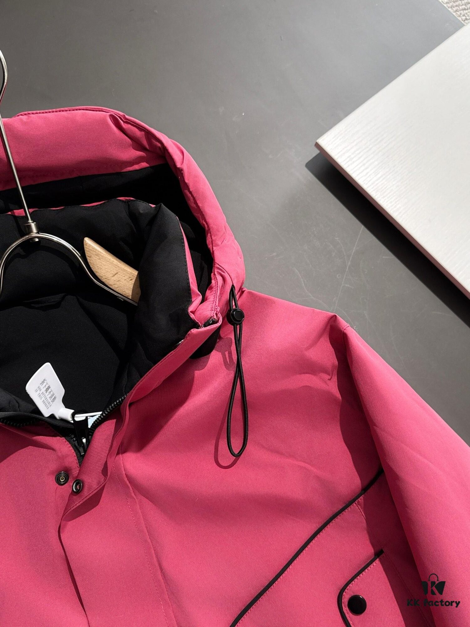 Luxury Custom 2024 Autumn/Winter Latest Hooded Down Jacket - Premium 90% White Goose Down, Imported Hardware, High-Quality Craftsmanship