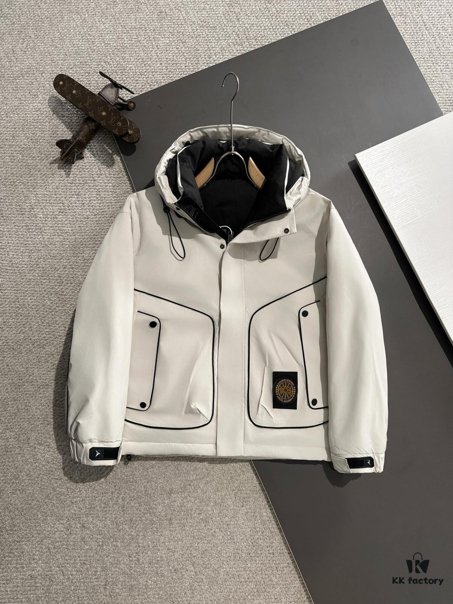 Luxury Custom 2024 Autumn-Winter Latest Hooded Down Jacket - Premium 90% White Goose Down, Imported Hardware, High-End Quality