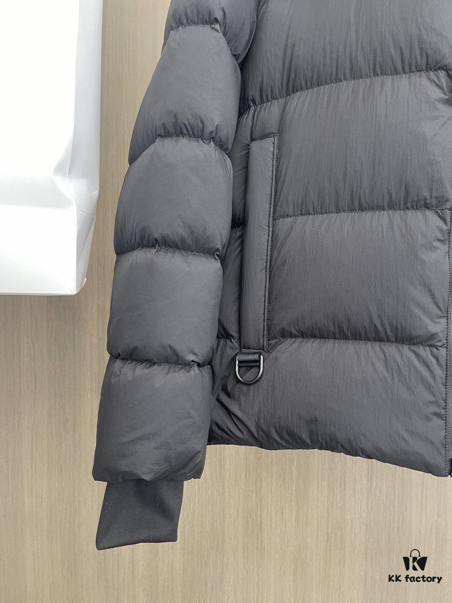 Latest Canada Goose Black Label Down Jacket, Fashionable and Warm Men's Hooded Outerwear with High-Quality Goose Down Filling, Stylish and Timeless Design, Suitable for All Body Types