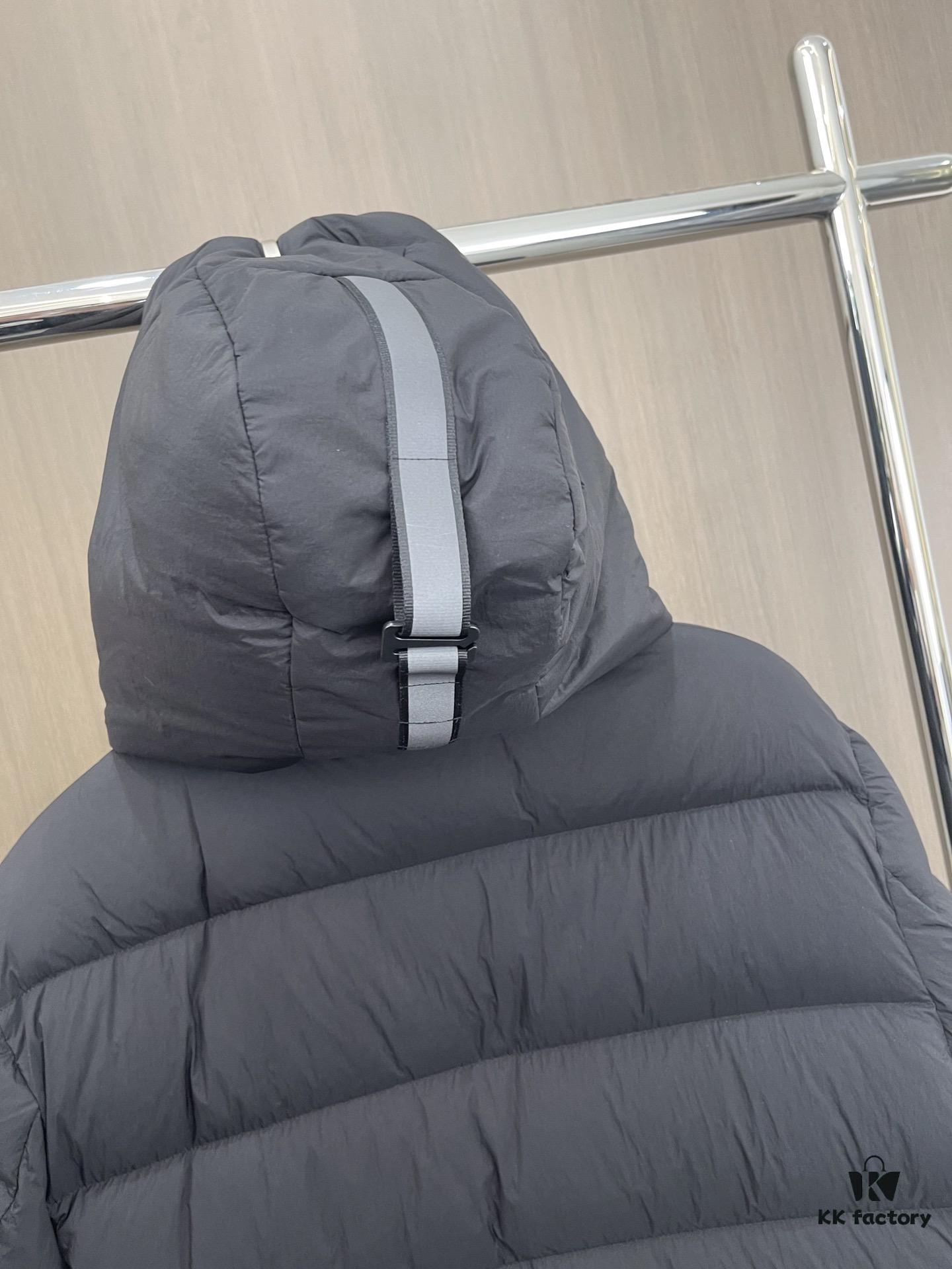 Latest Canada Goose Black Label Down Jacket, Fashionable and Warm Men's Hooded Outerwear with High-Quality Goose Down Filling, Stylish and Timeless Design, Suitable for All Body Types