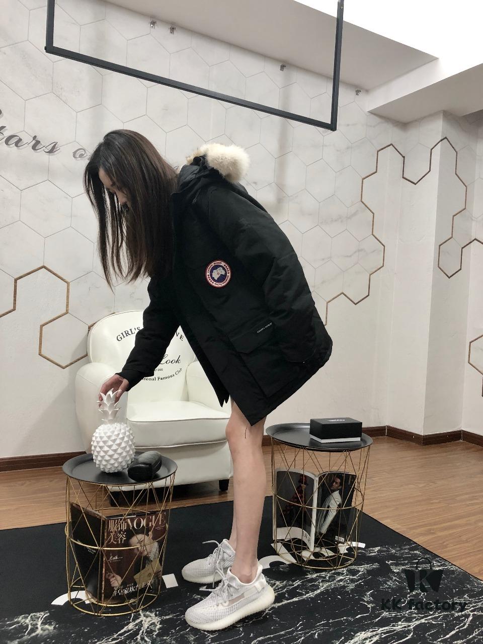 CANADA GOOSE Expedition Parka Model 08 - Men's and Women's Unisex Mid-Length Winter Coat, Black