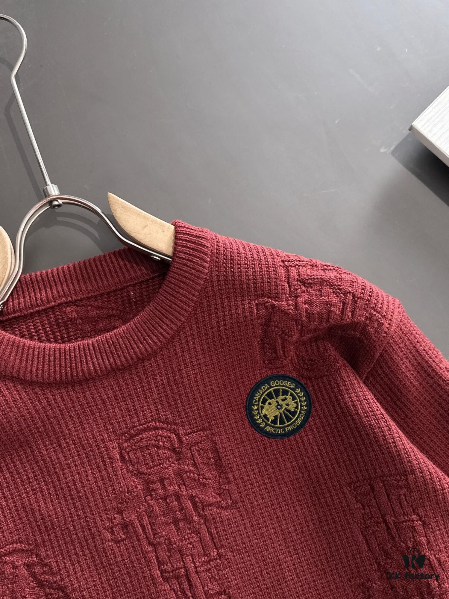 Canada Goose 2024 Autumn-Winter New Crew Neck Sweater, Official Website Latest Release, Premium Wool Blend Knitwear with Embroidered Logo, Elegant Tailoring for Ultimate Style