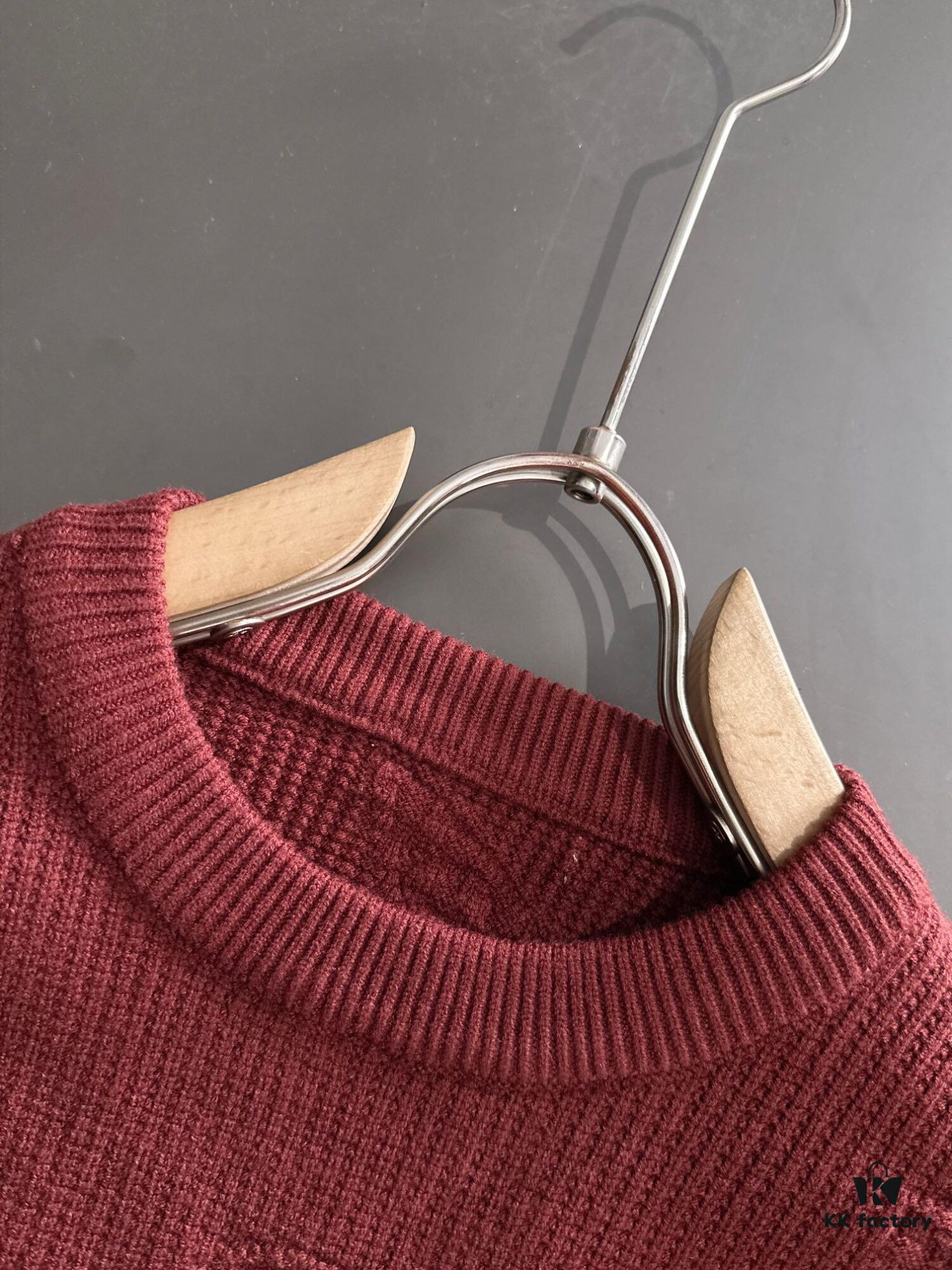 Canada Goose 2024 Autumn-Winter New Crew Neck Sweater, Official Website Latest Release, Premium Wool Blend Knitwear with Embroidered Logo, Elegant Tailoring for Ultimate Style