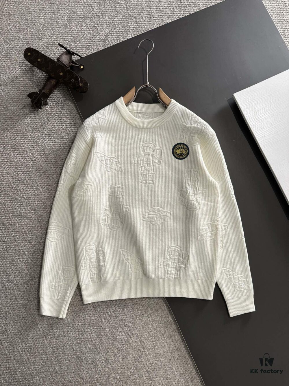 Canada Goose 2024 Official Autumn-Winter New Crew Neck Sweater, Hot Selling Style from Boutique, Premium Wool Blend Fabric
