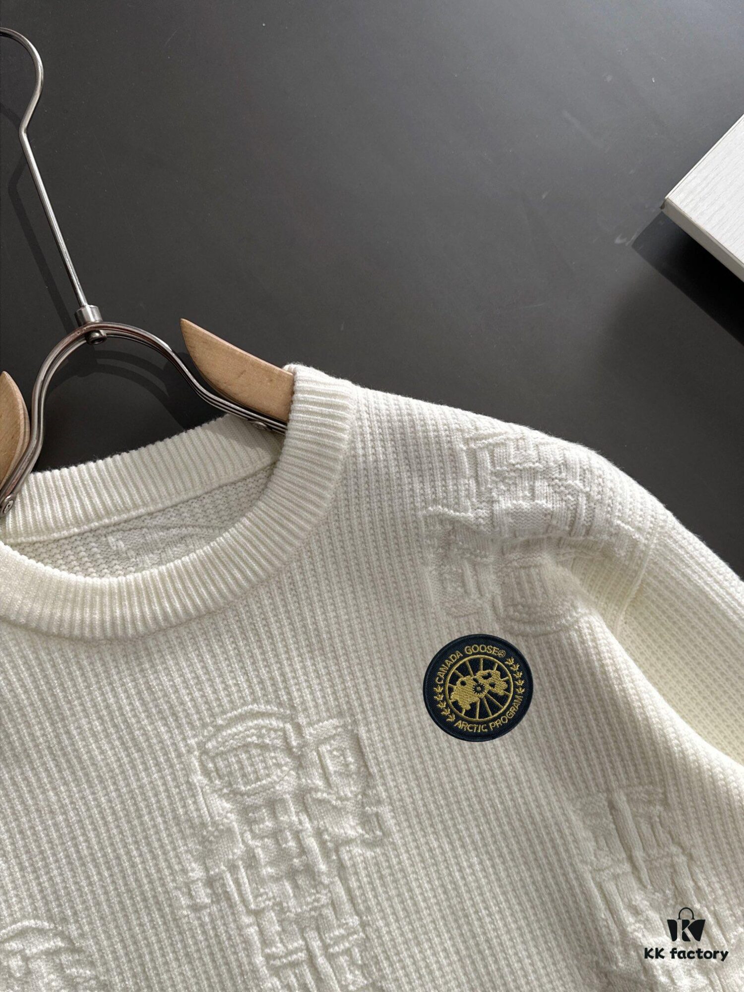 Canada Goose 2024 Official Autumn-Winter New Crew Neck Sweater, Hot Selling Style from Boutique, Premium Wool Blend Fabric