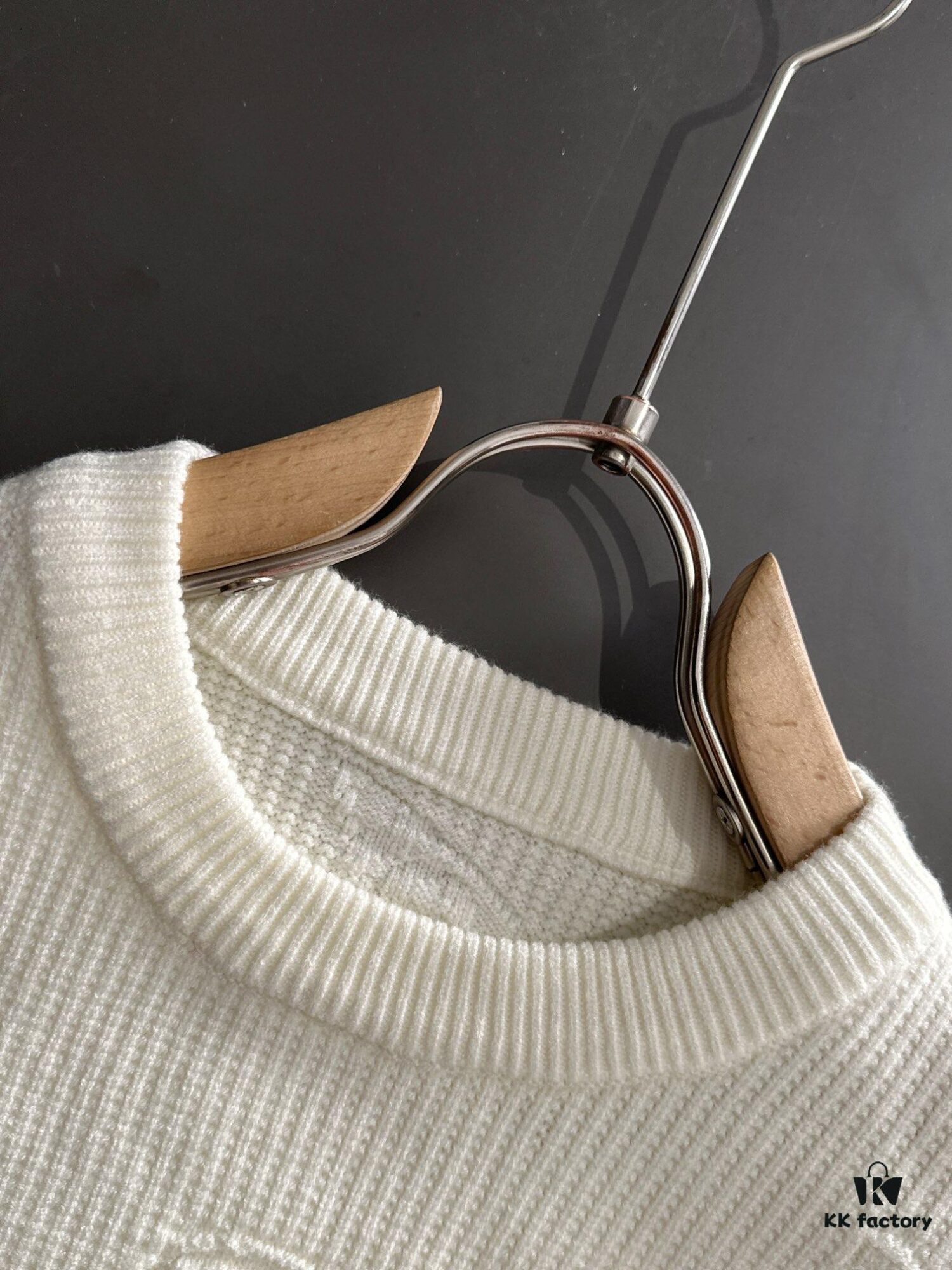 Canada Goose 2024 Official Autumn-Winter New Crew Neck Sweater, Hot Selling Style from Boutique, Premium Wool Blend Fabric