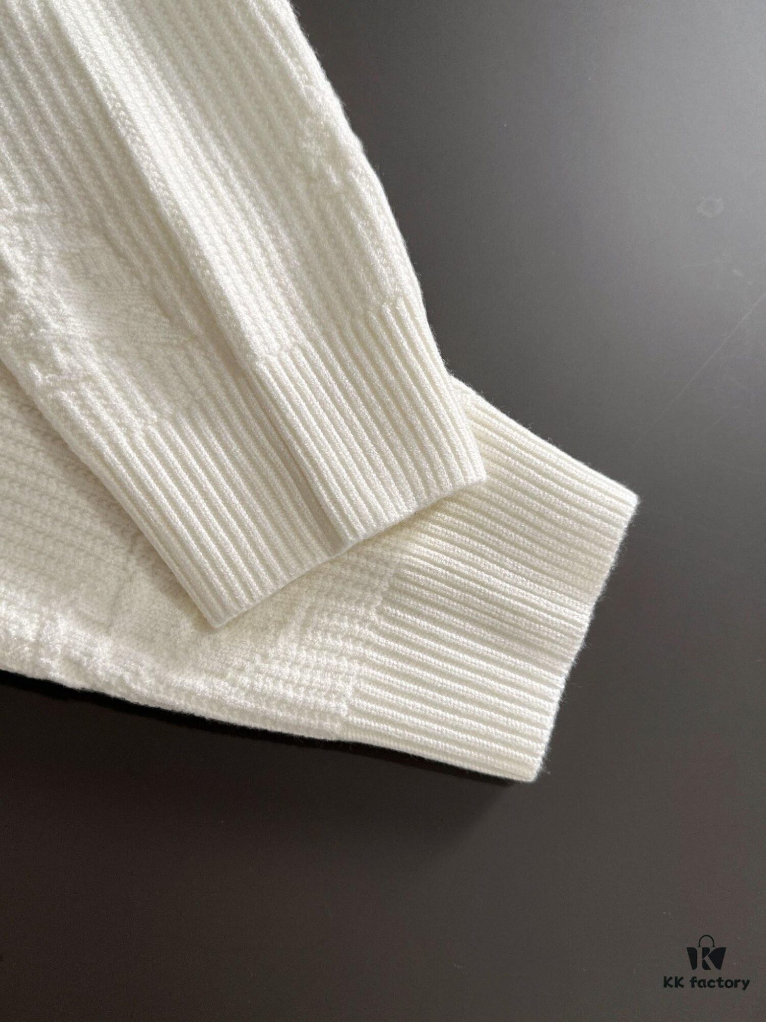 Canada Goose 2024 Official Autumn-Winter New Crew Neck Sweater, Hot Selling Style from Boutique, Premium Wool Blend Fabric