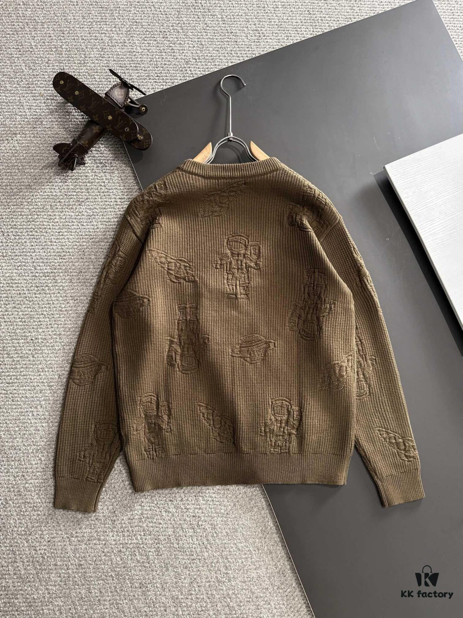 Canada Goose 2024 Official Autumn/Winter New Crew Neck Sweater, Hot Selling Fashion Knitwear with Embroidered Logo, Premium Wool Blend Fabric, Direct-Skin Comfortable, M-3XL