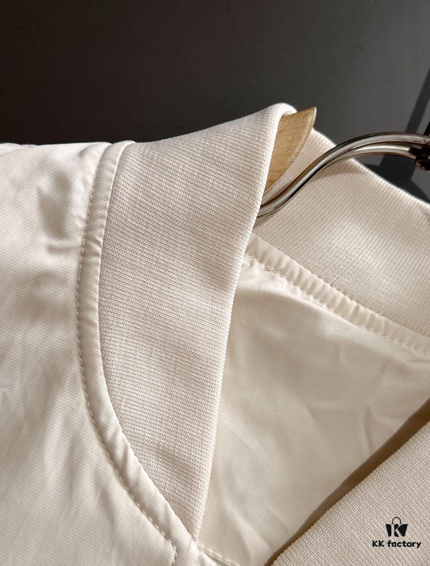 Canada Goose 2024 Autumn-Winter New Arrival Zippered Windbreaker Jacket, Custom-Dyed Nylon Fabric, Stylish and Lightweight Outerwear