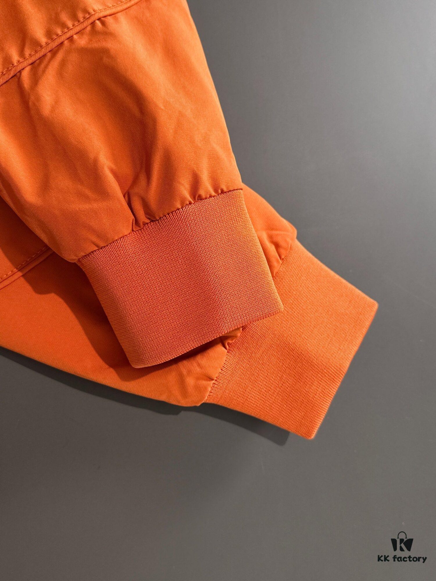 Canada Goose 2024 Fall/Winter New Arrival Zip-Up Windbreaker Jacket, Custom-Dyed Nylon Fabric, Stylish and Lightweight Outerwear