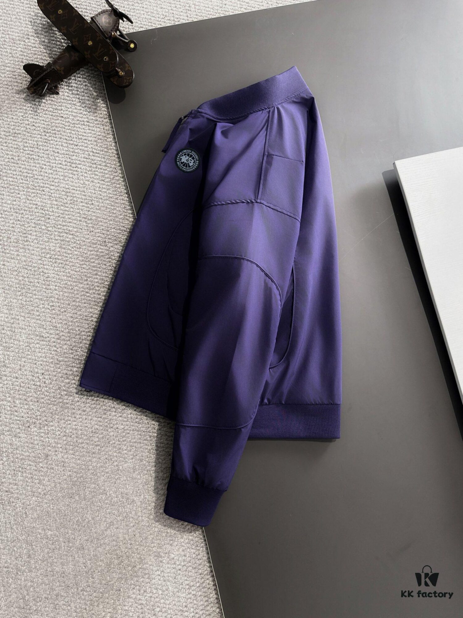 Canada Goose 2024 Autumn-Winter New Zip-Up Windbreaker Jacket, Custom-Dyed Nylon Fabric, Lightweight and Elegant, Casual Luxury Urban Style