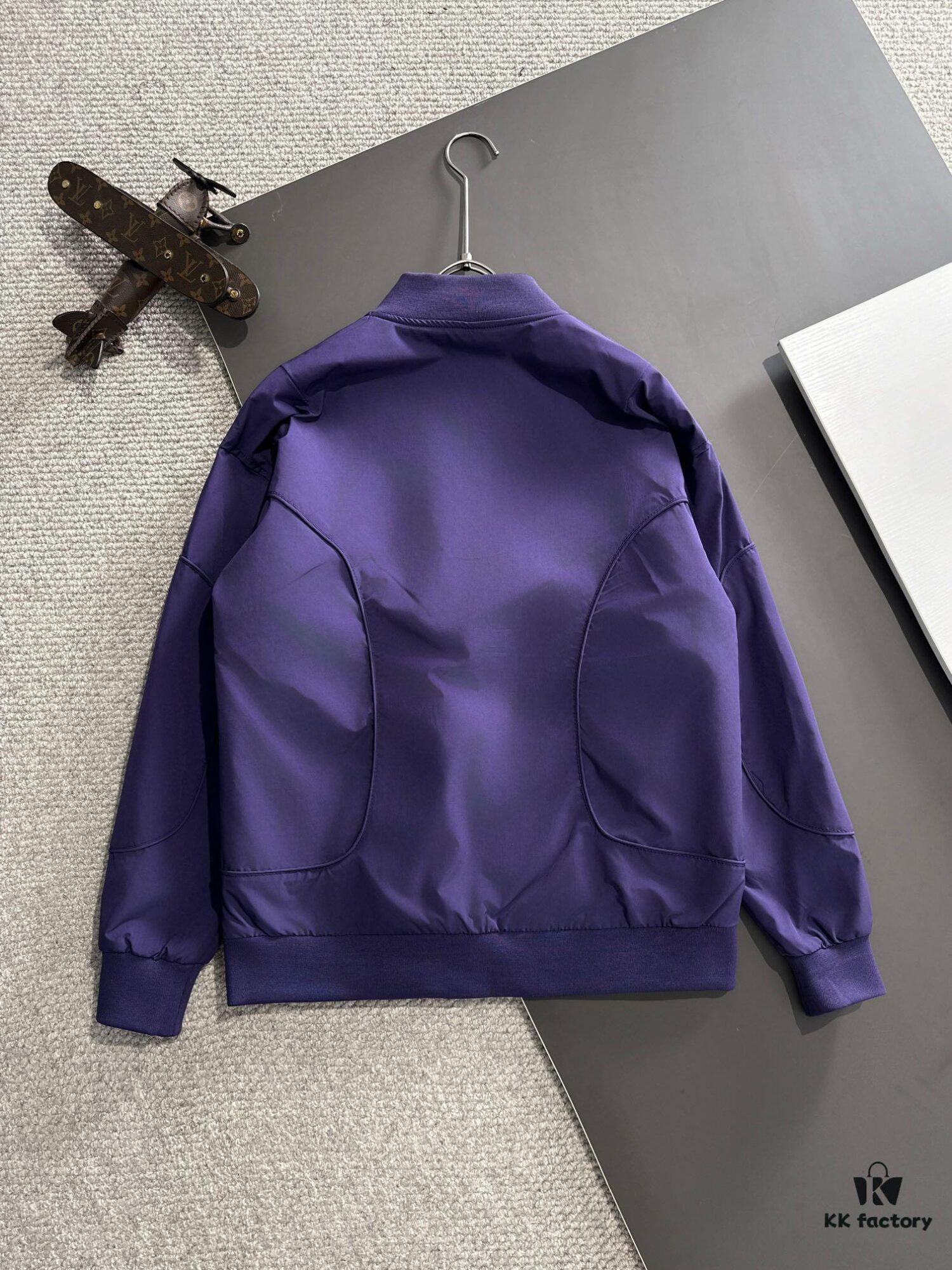 Canada Goose 2024 Autumn-Winter New Zip-Up Windbreaker Jacket, Custom-Dyed Nylon Fabric, Lightweight and Elegant, Casual Luxury Urban Style