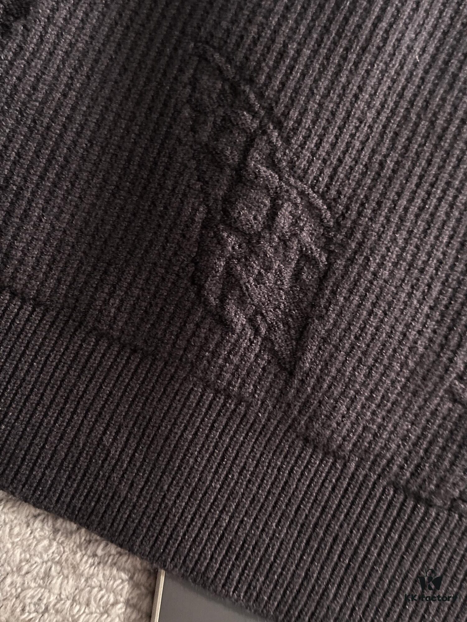 Canada Goose 2024 Official Autumn-Winter New Round Neck Sweater, Bestselling Cashmere Blend Pullover with Embroidered Logo, Direct Skin Contact Comfort, Premium Tailoring