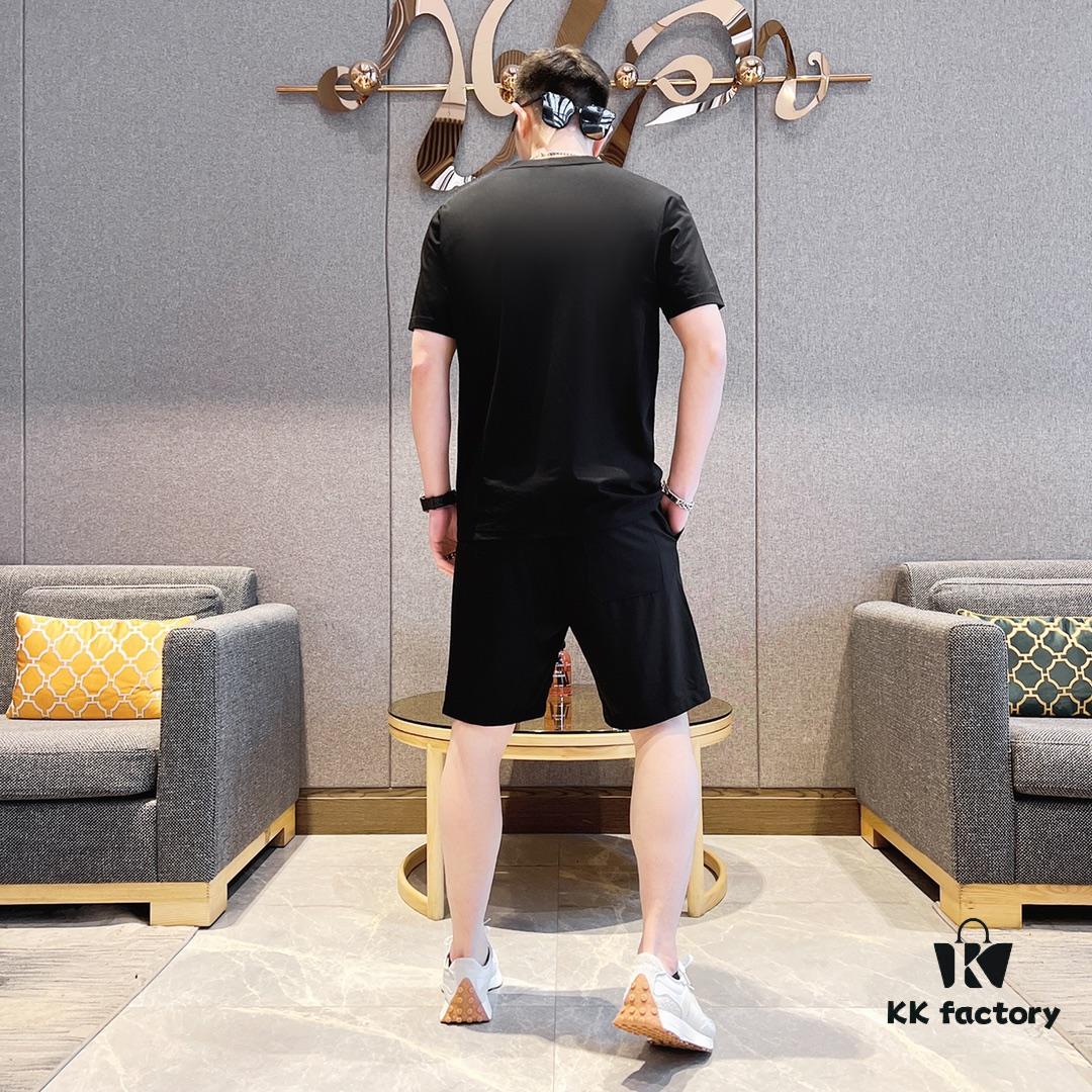 YSL Saint Laurent 2025 New Men's Short Sleeve T-Shirt and Shorts Set! Official Website Synchronized Sales! High-End Version on Market! Exquisitely Soft and Smooth Texture for Ultimate Comfort! Excellent Three-Dimensional Tailoring and Silhouette!