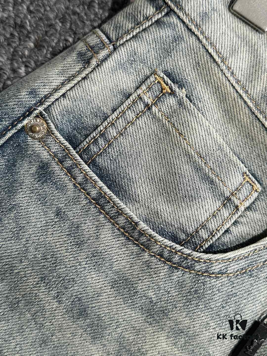 Saint Laurent 2025 All-Season Slim-Fit Denim Jeans, Made from Imported Japanese Plain-Woven Cotton Denim, Fully Labeled, Elegant and Minimalist, Soft and Comfortable with Versatile Styling – A Must-Have for Luxury Casual and Daily Wear