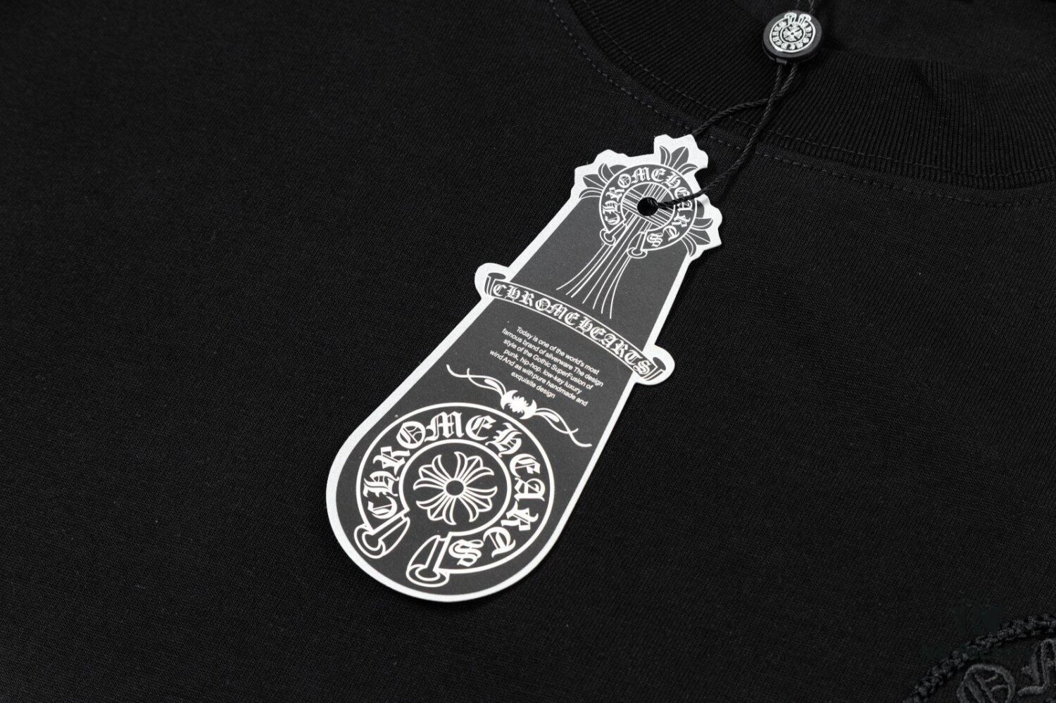 CH Chrome Hearts 2025FW Short Sleeve T-Shirt with Arch Bridge Embroidery and Hollow Stitch, Premium 26s Double Yarn 300g Fabric, Heavyweight Material, Custom Stretch Ribbing Dyed in Same Dye Bath, Complete Three Labels, Unisex Design