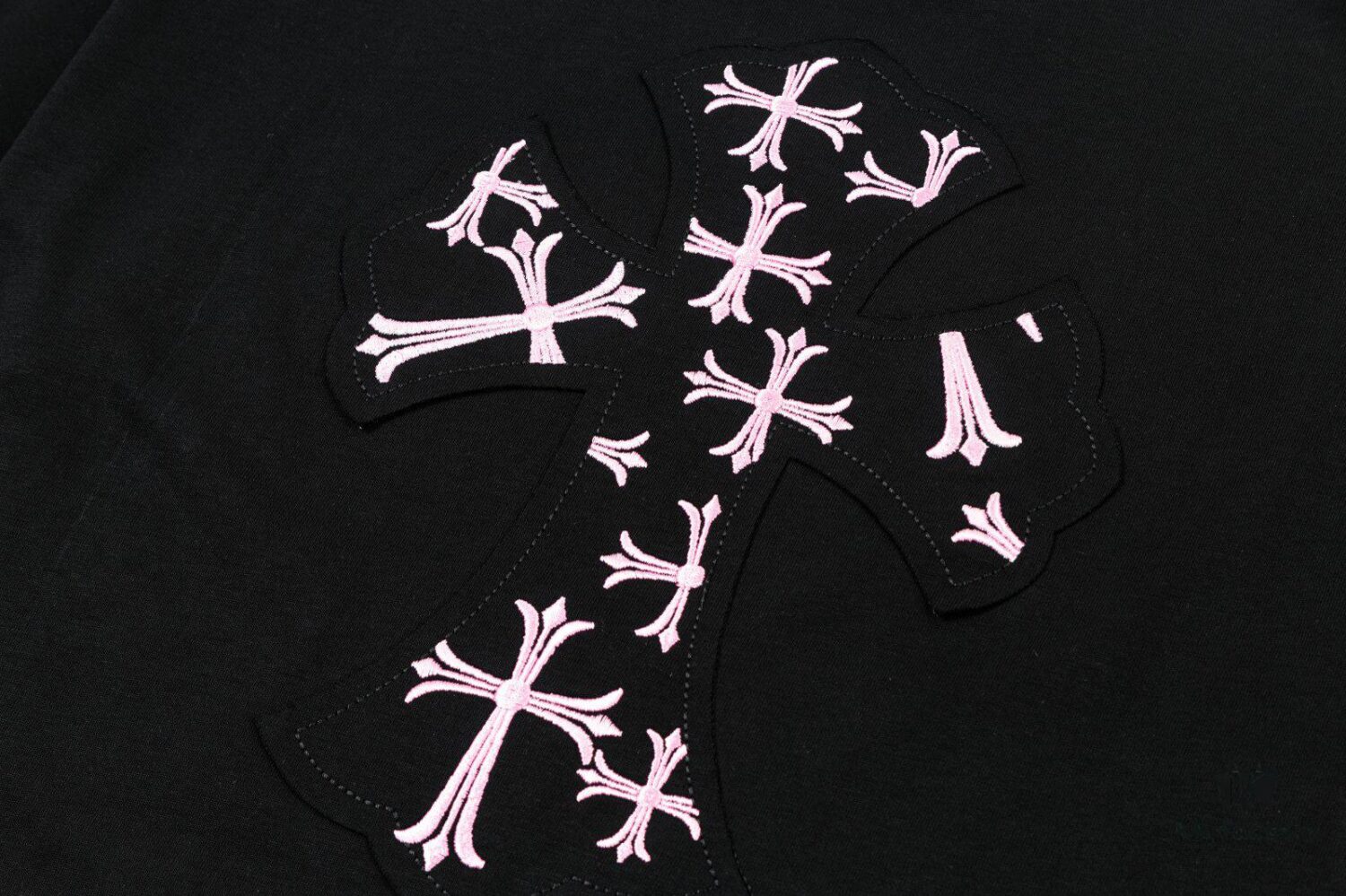 CH Chrome Hearts 2025FW Short Sleeve T-Shirt with Applique Embroidery, Premium 26s Double Yarn 300g Fabric, Heavyweight Material, Custom Spandex Rib Knit Dyed Together, Complete Three Labels, Unisex Style