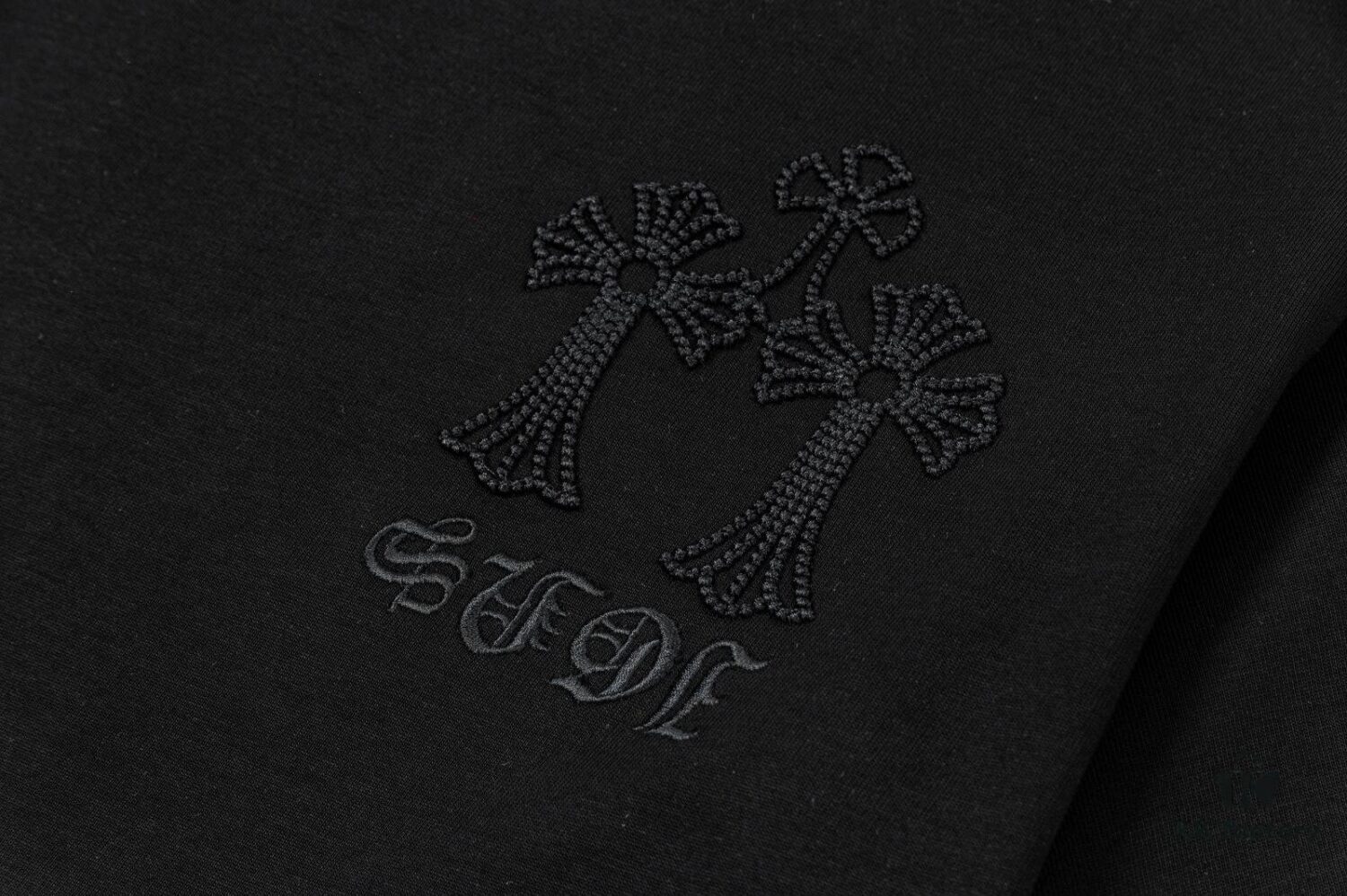 CH Chrome Hearts 2025FW Short Sleeve T-Shirt with Arch Bridge Embroidery, Premium 26s Double Yarn 300g Fabric, Heavyweight Material, Custom Ribbed Knit with Matching Dye, Complete Three Labels, Unisex Design