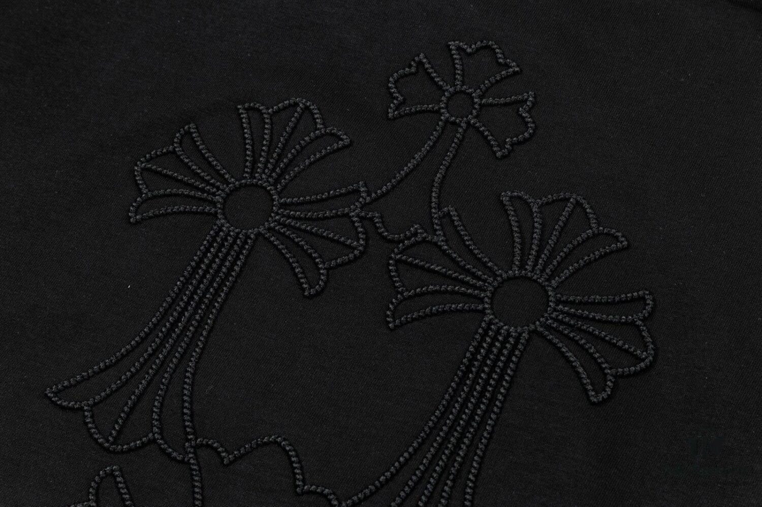 CH Chrome Hearts 2025FW Short Sleeve T-Shirt with Arch Bridge Embroidery, Premium 26s Double Yarn 300g Fabric, Heavyweight Material, Custom Ribbed Knit with Matching Dye, Complete Three Labels, Unisex Design