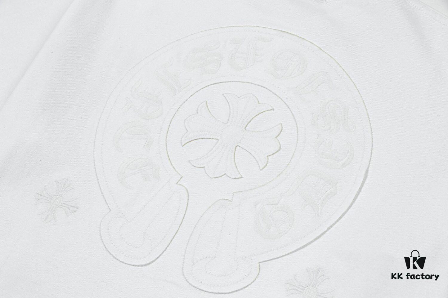 CH Chrome Hearts 2025FW Short Sleeve T-Shirt with Applique Embroidery, Premium 26s Double Yarn 300g Fabric, Heavyweight Material, Custom Spandex Rib Knit Dyed Together with Body, Three Labels Complete, Unisex Design