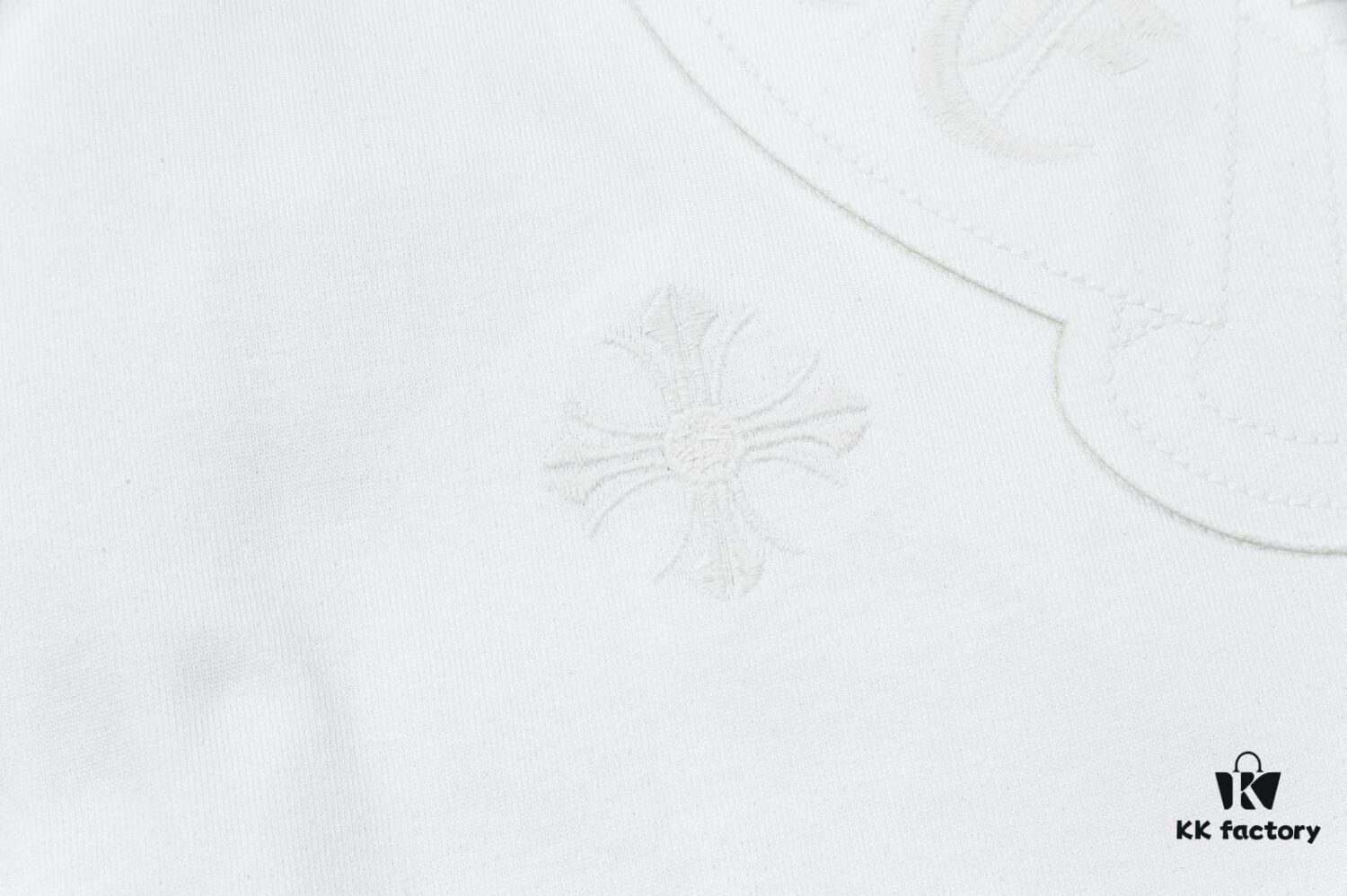 CH Chrome Hearts 2025FW Short Sleeve T-Shirt with Applique Embroidery, Premium 26s Double Yarn 300g Fabric, Heavyweight Material, Custom Spandex Rib Knit Dyed Together with Body, Three Labels Complete, Unisex Design