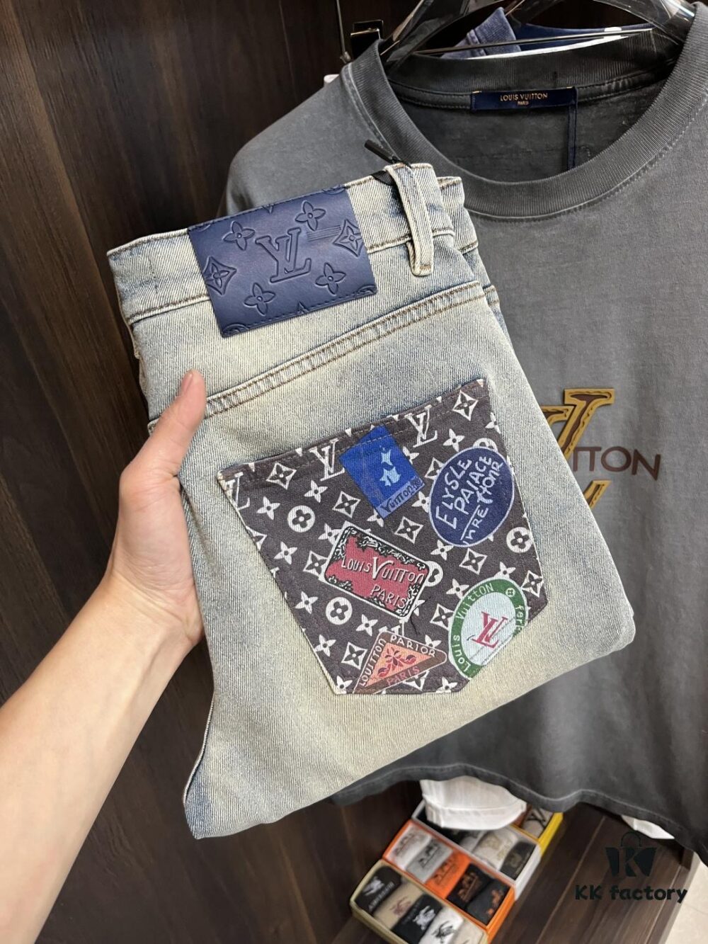 Exclusive New Arrival Crocodile Heart Men's Fashion Casual Jeans, High-End European Style Original Stock Pants, Trendy and Comfortable with Excellent Breathability and Impeccable Craftsmanship, Featuring Brand Design Elements for a Premium Look and Relaxed Fit
